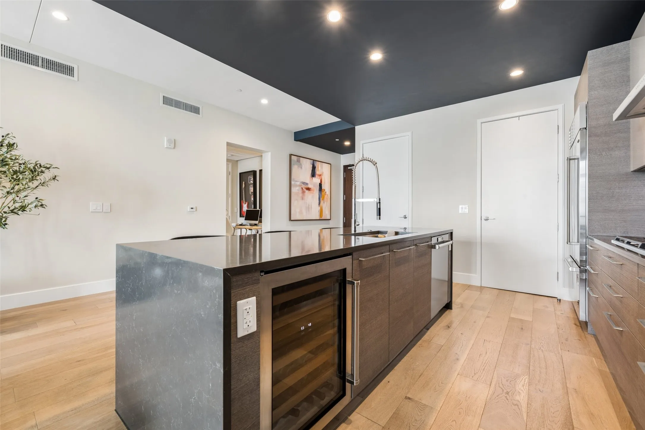 Condominium For Rent in Collin County , 7901 Windrose Avenue 1602, Plano, Texas 75024, 2 Bedroom, 2 Bathroom, 2 Garage spaces, 1,540 Sqft, built in 2019, mls#21371439, Real Estate Agent in Plano, Homes For Rent in Collin county, Homes For Rent in Plano, Realtor in Plano Texas, Real Estate Brokerage Independent Realty Texas, Luminita Cordes Realtor