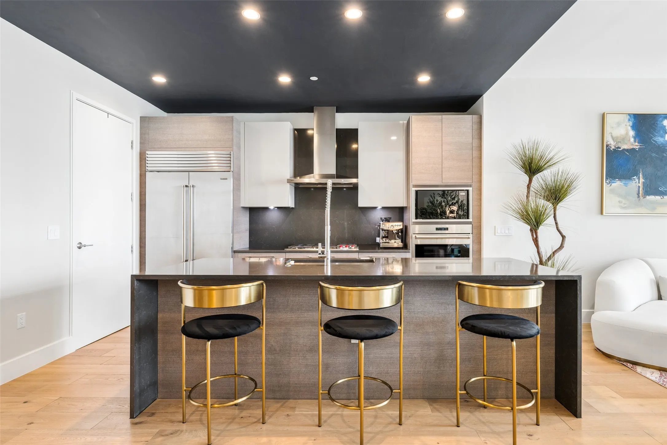 Condominium For Rent in Collin County , 7901 Windrose Avenue 1602, Plano, Texas 75024, 2 Bedroom, 2 Bathroom, 2 Garage spaces, 1,540 Sqft, built in 2019, mls#21371439, Real Estate Agent in Plano, Homes For Rent in Collin county, Homes For Rent in Plano, Realtor in Plano Texas, Real Estate Brokerage Independent Realty Texas, Luminita Cordes Realtor