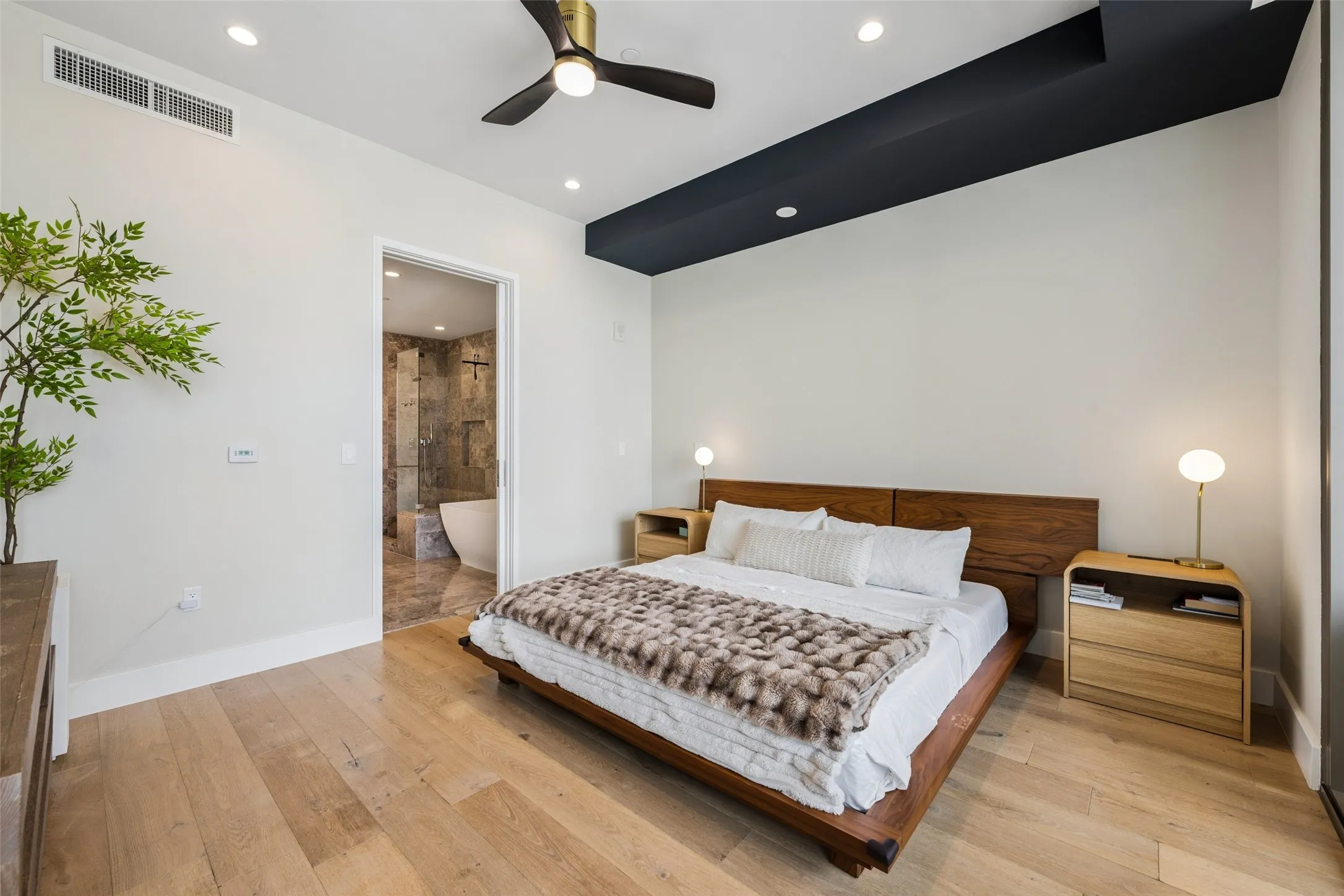 Condominium For Rent in Collin County , 7901 Windrose Avenue 1602, Plano, Texas 75024, 2 Bedroom, 2 Bathroom, 2 Garage spaces, 1,540 Sqft, built in 2019, mls#21371439, Real Estate Agent in Plano, Homes For Rent in Collin county, Homes For Rent in Plano, Realtor in Plano Texas, Real Estate Brokerage Independent Realty Texas, Luminita Cordes Realtor