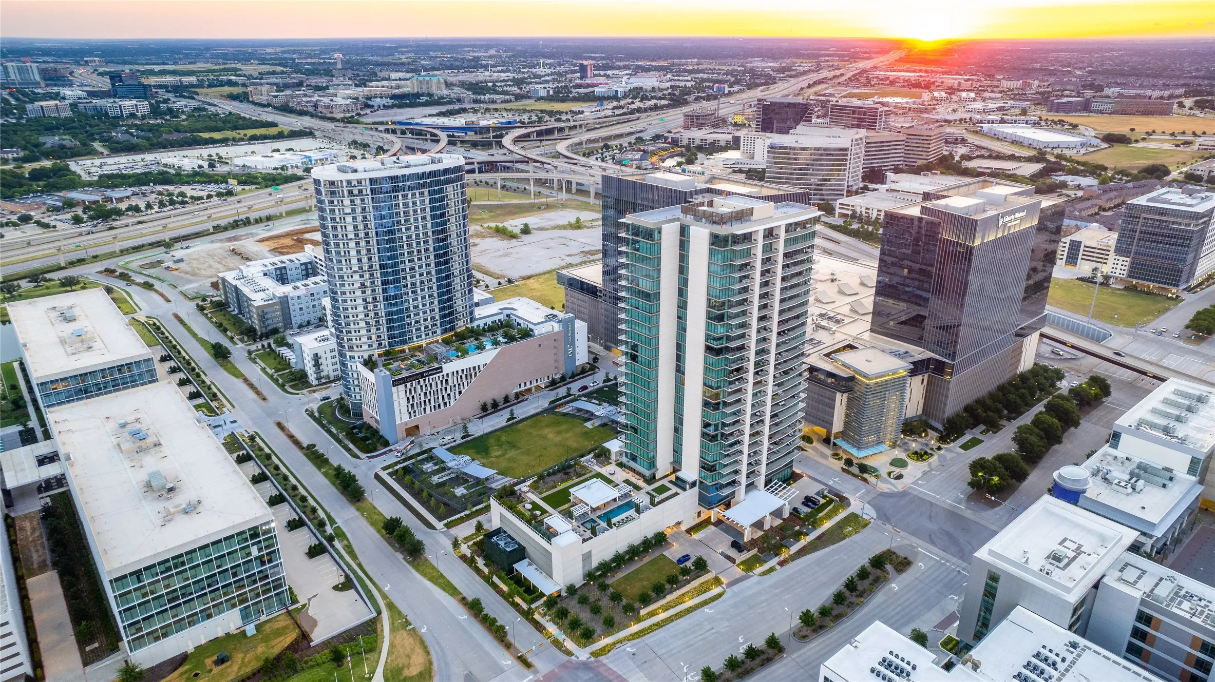 Condominium For Rent in Collin County , 7901 Windrose Avenue 1602, Plano, Texas 75024, 2 Bedroom, 2 Bathroom, 2 Garage spaces, 1,540 Sqft, built in 2019, mls#21371439, Real Estate Agent in Plano, Homes For Rent in Collin county, Homes For Rent in Plano, Realtor in Plano Texas, Real Estate Brokerage Independent Realty Texas, Luminita Cordes Realtor