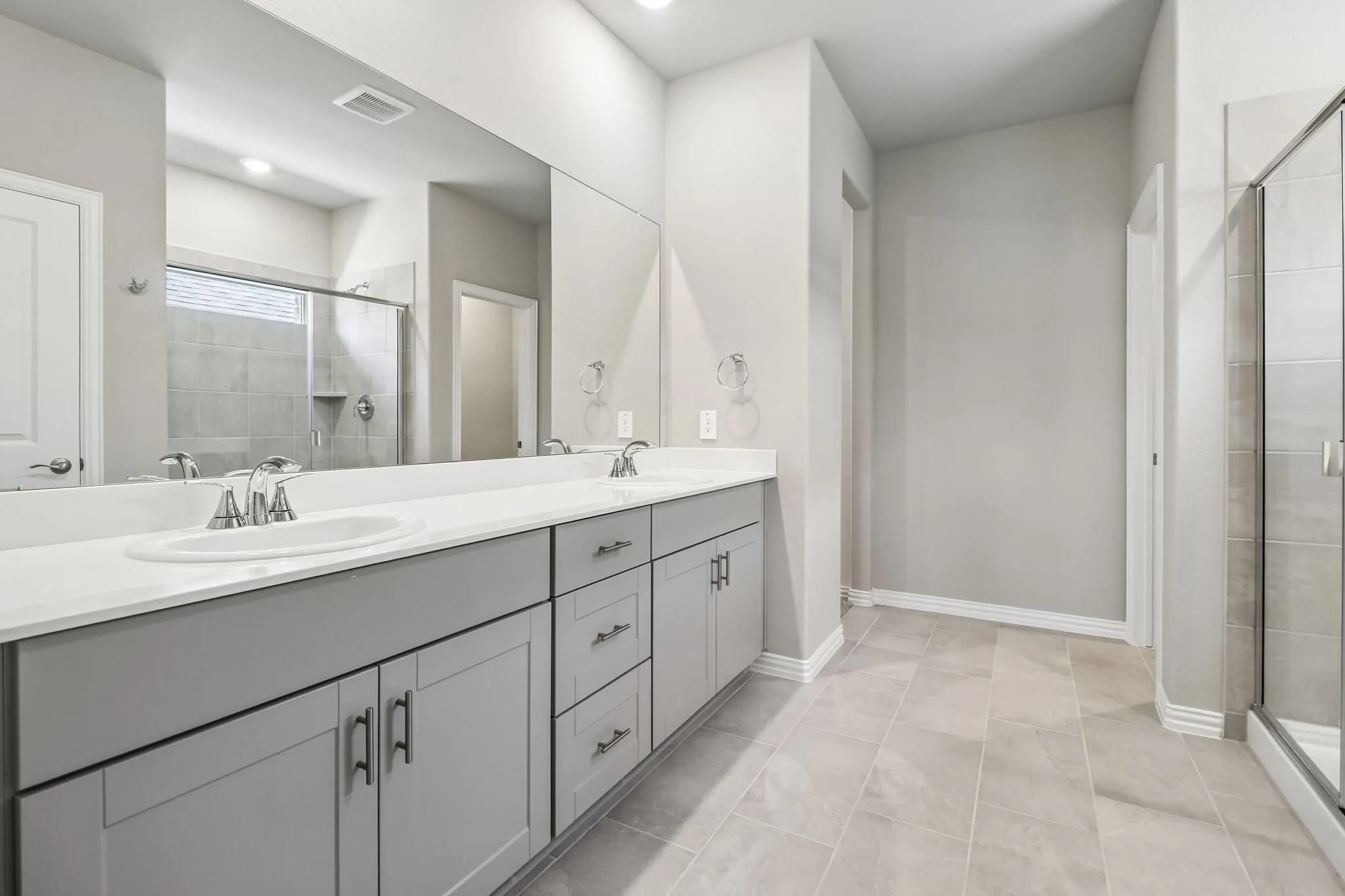 Photo is not of the actual home, but is an inspirational photo of builder’s model home and may depict options, furnishings, and/or decorator features that are not included.