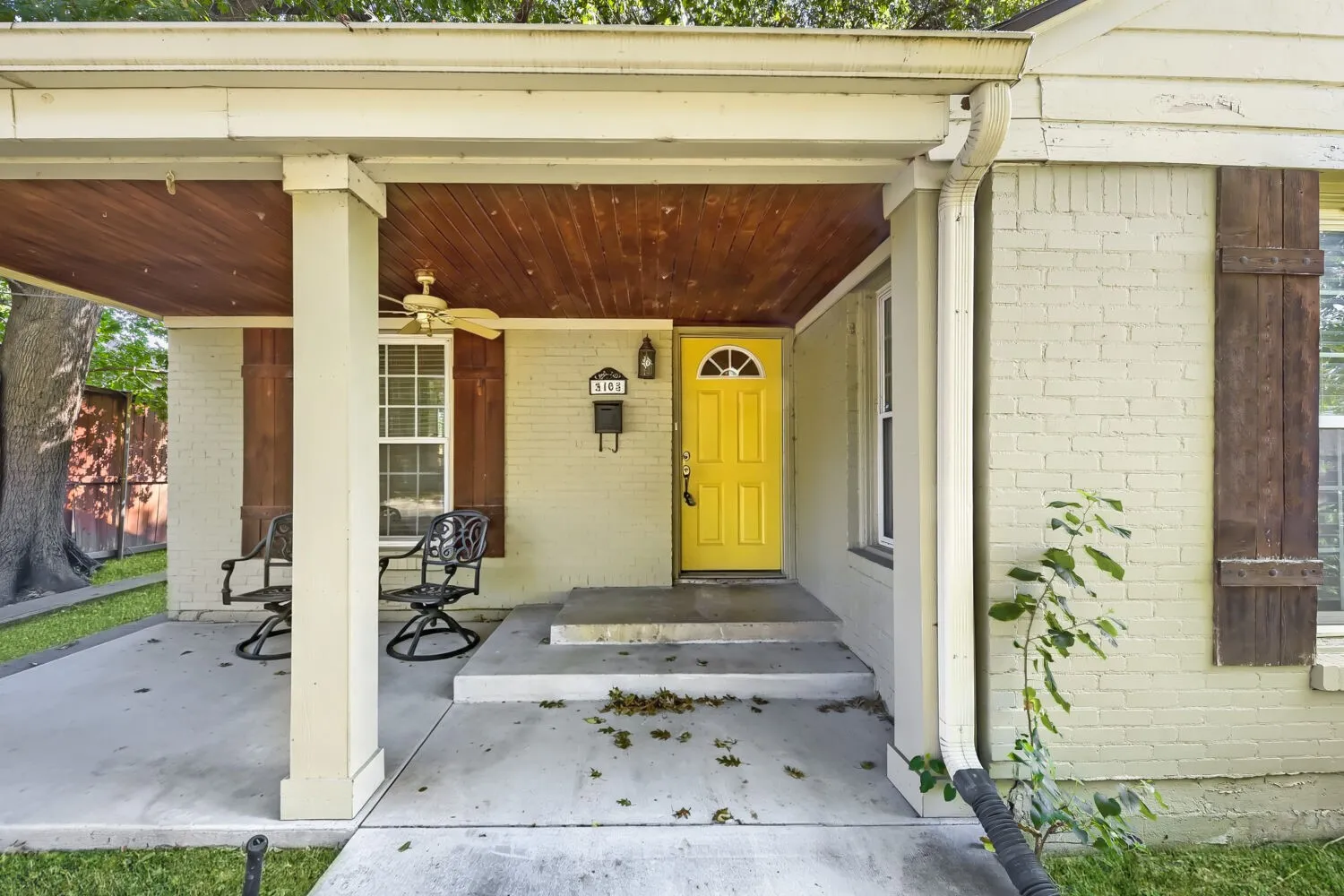 Single Family Residence For Rent in Dallas County , 5108 Parkland Avenue, Dallas, Texas 75235, 3 Bedroom, 1 Bathroom, 1 Garage spaces, 1,267 Sqft, built in 1945, mls#21373770, Real Estate Agent in Dallas, Homes For Rent in Dallas county, Homes For Rent in Dallas, Realtor in Dallas Texas, Real Estate Brokerage Independent Realty Texas, Luminita Cordes Realtor