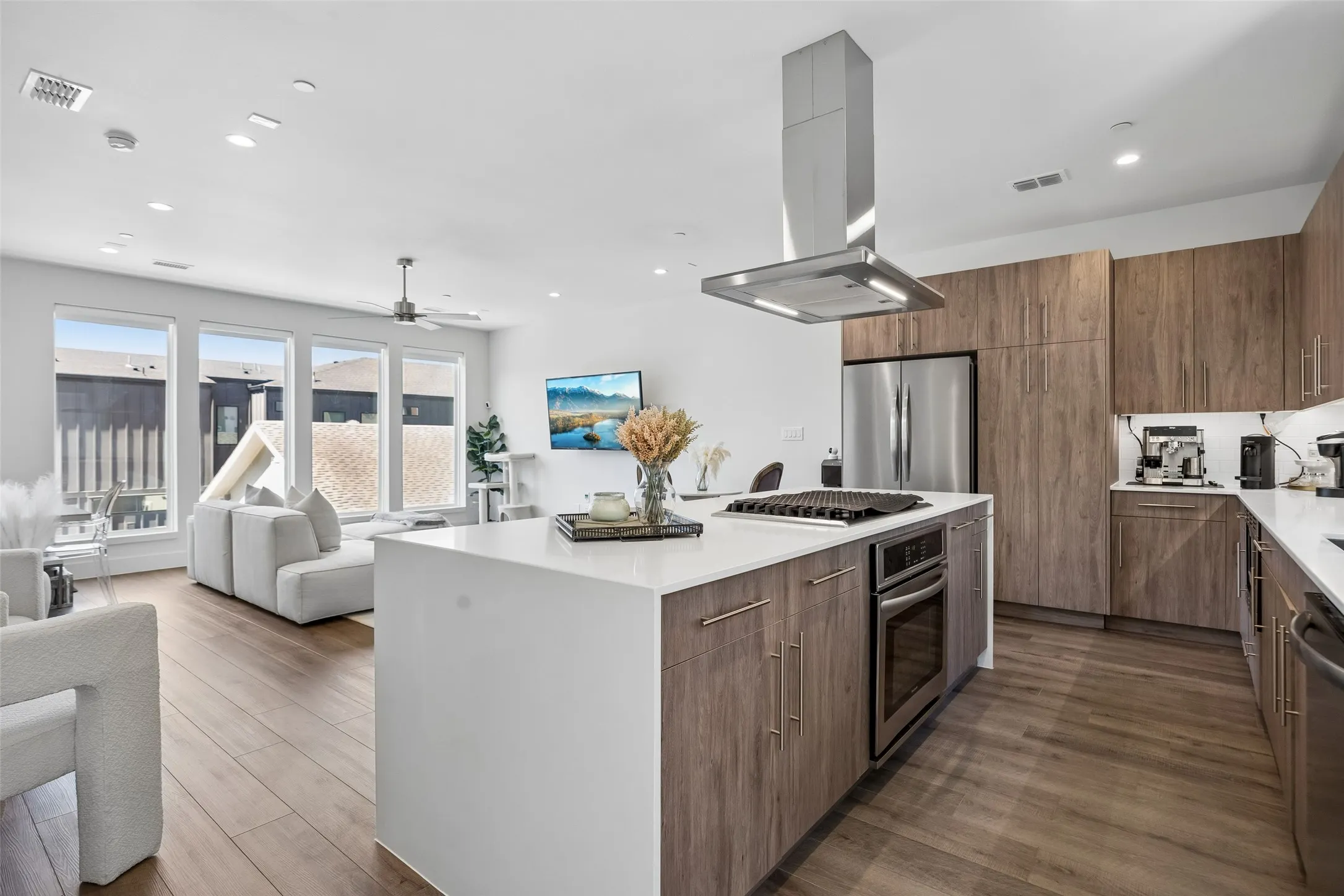 Condominium For Sale in Dallas County , 4726 Manett Street 103, Dallas, Texas 75204, 2 Bedroom, 3 Bathroom, 2 Garage spaces, 1,619 Sqft, built in 2019, mls#21373801, Real Estate Agent in Dallas, Homes For Sale in Dallas county, Homes For Sale in Dallas, Realtor in Dallas Texas, Real Estate Brokerage Independent Realty Texas, Luminita Cordes Realtor