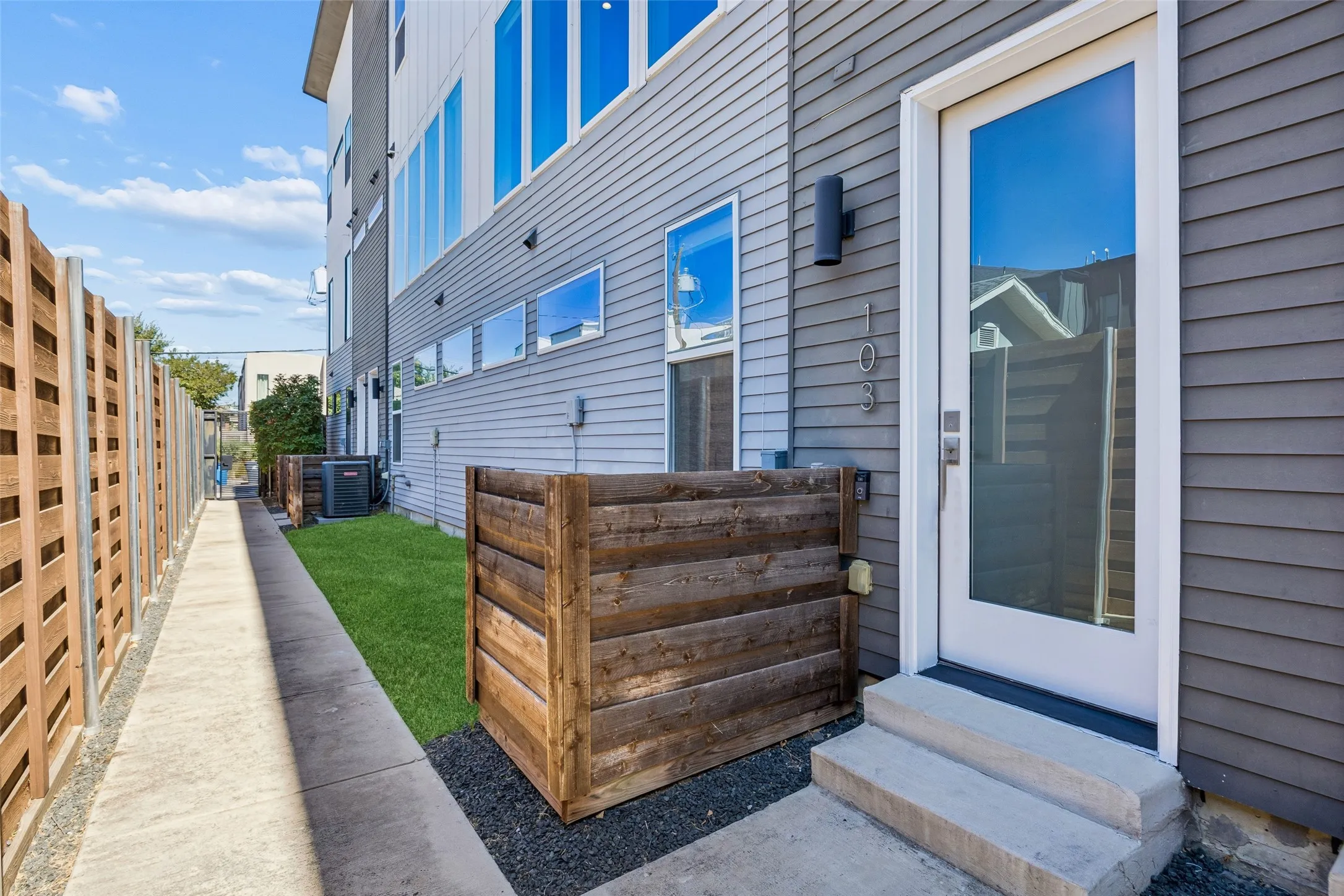 Condominium For Sale in Dallas County , 4726 Manett Street 103, Dallas, Texas 75204, 2 Bedroom, 3 Bathroom, 2 Garage spaces, 1,619 Sqft, built in 2019, mls#21373801, Real Estate Agent in Dallas, Homes For Sale in Dallas county, Homes For Sale in Dallas, Realtor in Dallas Texas, Real Estate Brokerage Independent Realty Texas, Luminita Cordes Realtor