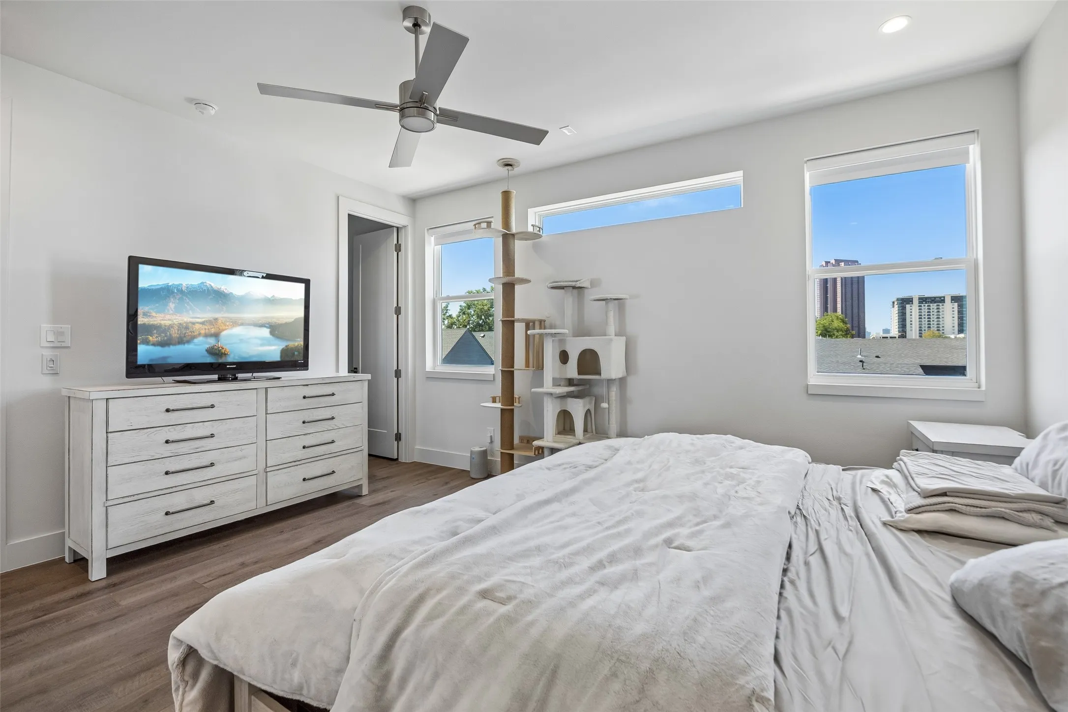 Condominium For Sale in Dallas County , 4726 Manett Street 103, Dallas, Texas 75204, 2 Bedroom, 3 Bathroom, 2 Garage spaces, 1,619 Sqft, built in 2019, mls#21373801, Real Estate Agent in Dallas, Homes For Sale in Dallas county, Homes For Sale in Dallas, Realtor in Dallas Texas, Real Estate Brokerage Independent Realty Texas, Luminita Cordes Realtor