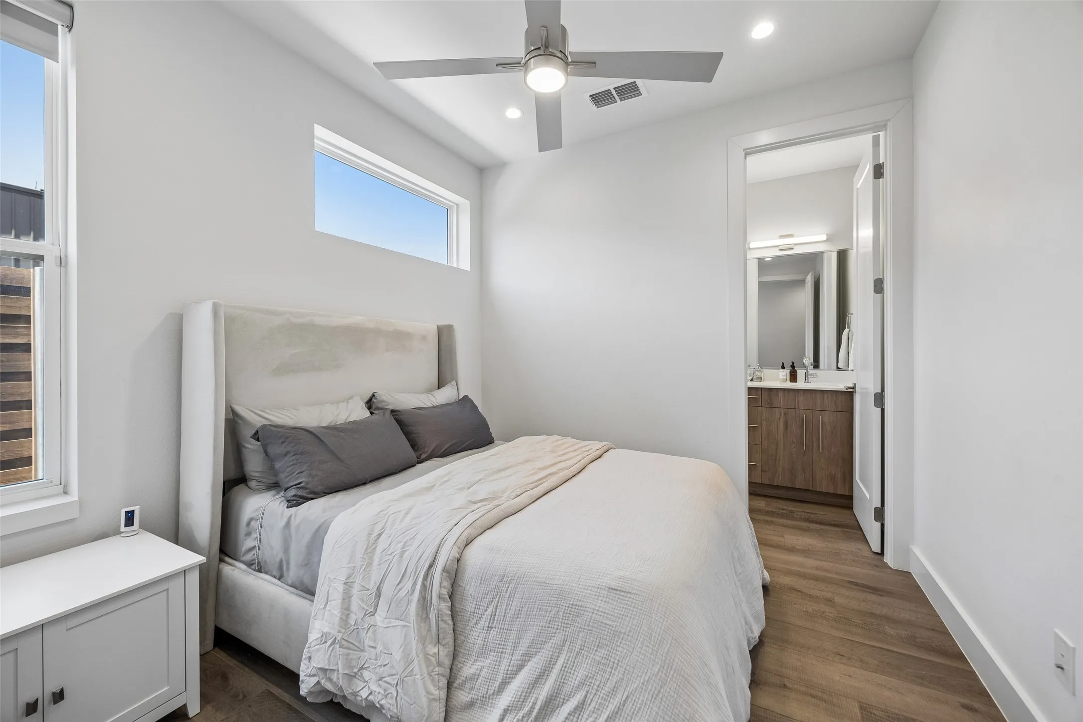 Condominium For Sale in Dallas County , 4726 Manett Street 103, Dallas, Texas 75204, 2 Bedroom, 3 Bathroom, 2 Garage spaces, 1,619 Sqft, built in 2019, mls#21373801, Real Estate Agent in Dallas, Homes For Sale in Dallas county, Homes For Sale in Dallas, Realtor in Dallas Texas, Real Estate Brokerage Independent Realty Texas, Luminita Cordes Realtor