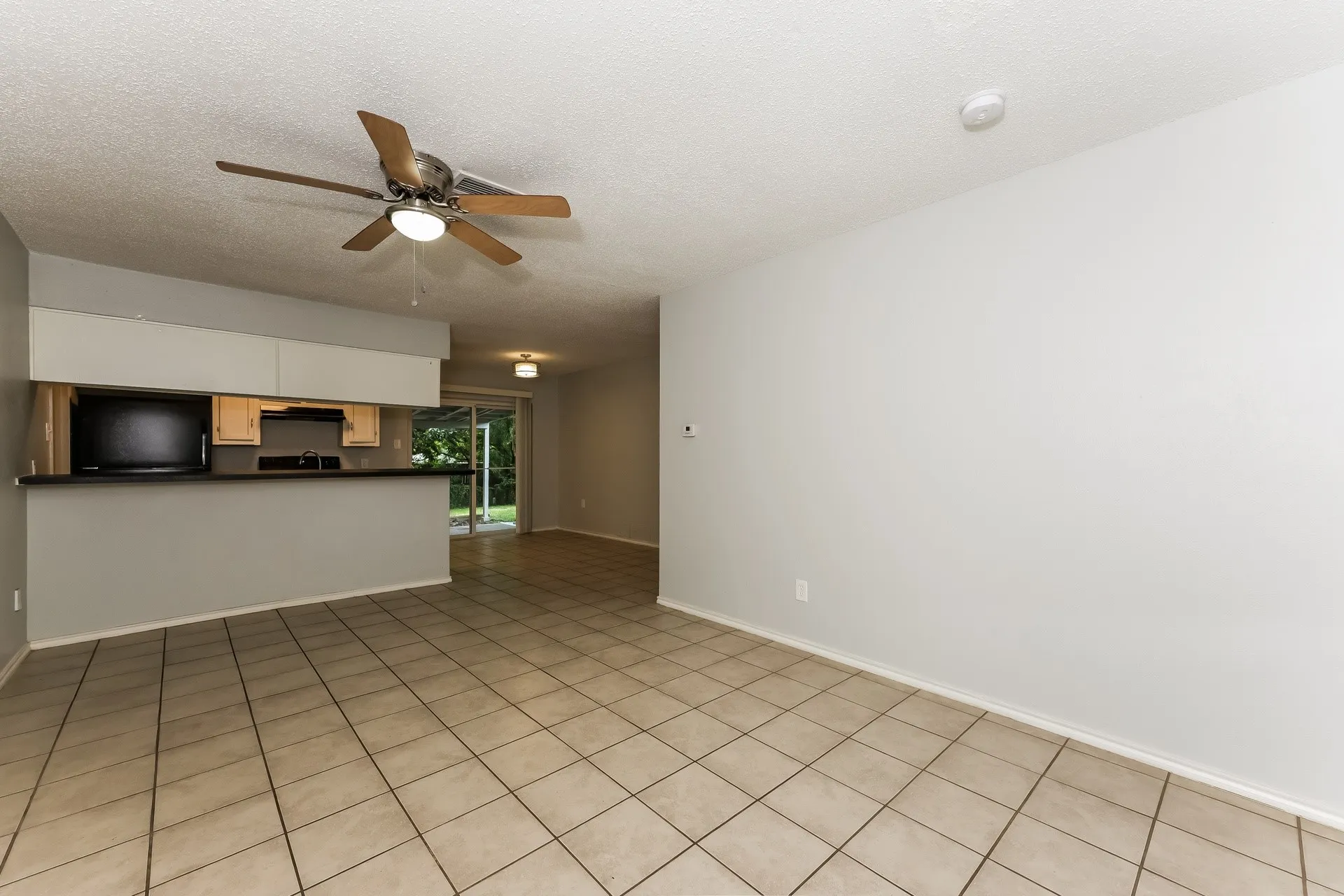 Single Family Residence For Rent in Dallas County , 738 Lisa Lane, Cedar Hill, Texas 75104, 3 Bedroom, 2 Bathroom, 1 Garage spaces, 1,110 Sqft, built in 1972, mls#21373804, Real Estate Agent in Cedar Hill, Homes For Rent in Dallas county, Homes For Rent in Cedar Hill, Realtor in Cedar Hill Texas, Real Estate Brokerage Independent Realty Texas, Luminita Cordes Realtor
