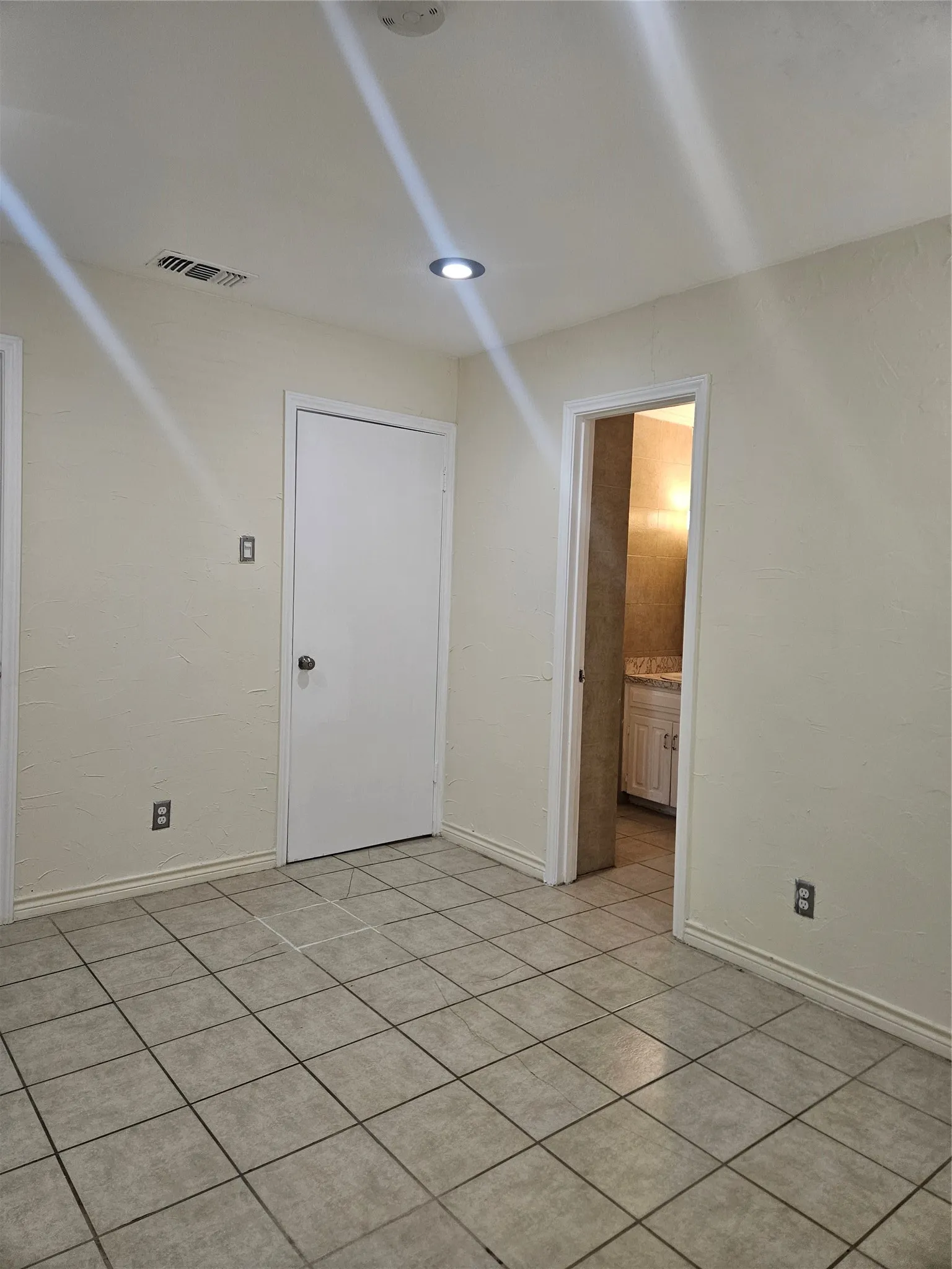 Single Family Residence For Rent in Collin County , 204 Duncan Way, Wylie, Texas 75098, 3 Bedroom, 2 Bathroom, 1 Garage spaces, 963 Sqft, built in 1968, mls#21373806, Real Estate Agent in Wylie, Homes For Rent in Collin county, Homes For Rent in Wylie, Realtor in Wylie Texas, Real Estate Brokerage Independent Realty Texas, Luminita Cordes Realtor