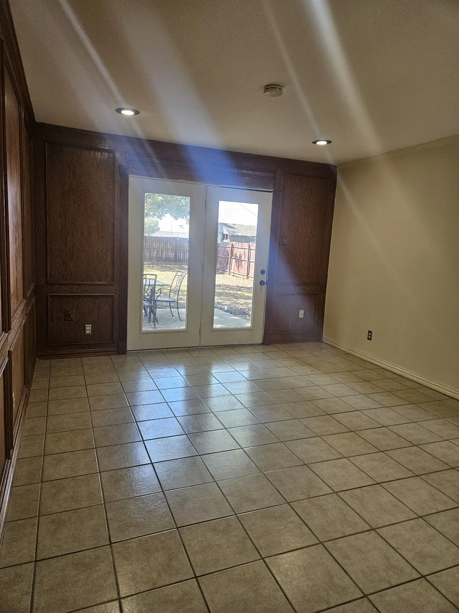 Single Family Residence For Rent in Collin County , 204 Duncan Way, Wylie, Texas 75098, 3 Bedroom, 2 Bathroom, 1 Garage spaces, 963 Sqft, built in 1968, mls#21373806, Real Estate Agent in Wylie, Homes For Rent in Collin county, Homes For Rent in Wylie, Realtor in Wylie Texas, Real Estate Brokerage Independent Realty Texas, Luminita Cordes Realtor