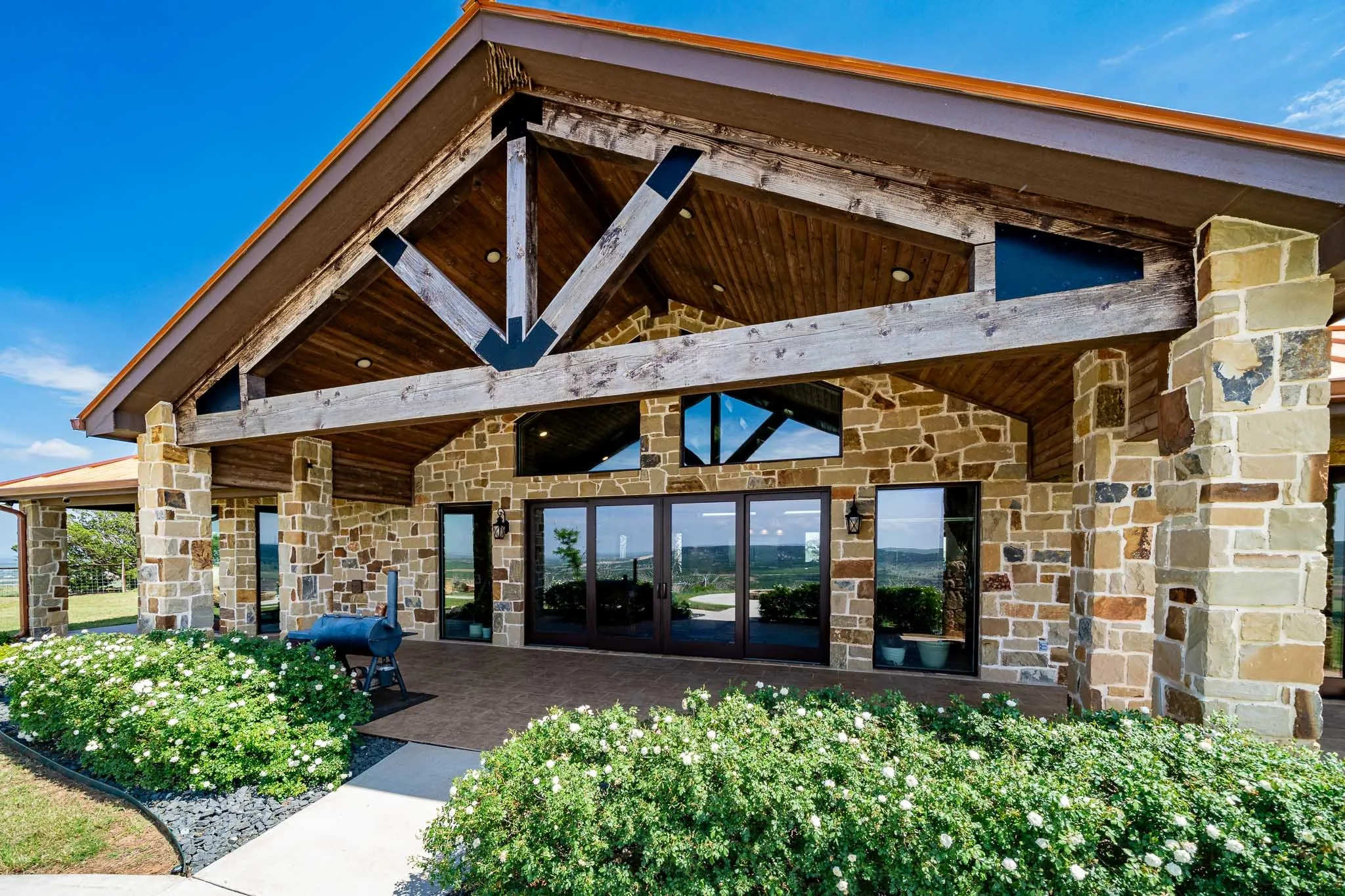 Single Family Residence For Sale in Taylor County , 1032 Braune Road, Abilene, Texas 79603, 3 Bedroom, 3 Bathroom, 3 Garage spaces, 2,922 Sqft, built in 2019, mls#21373815, Real Estate Agent in Abilene, Homes For Sale in Taylor county, Homes For Sale in Abilene, Realtor in Abilene Texas, Real Estate Brokerage Independent Realty Texas, Luminita Cordes Realtor