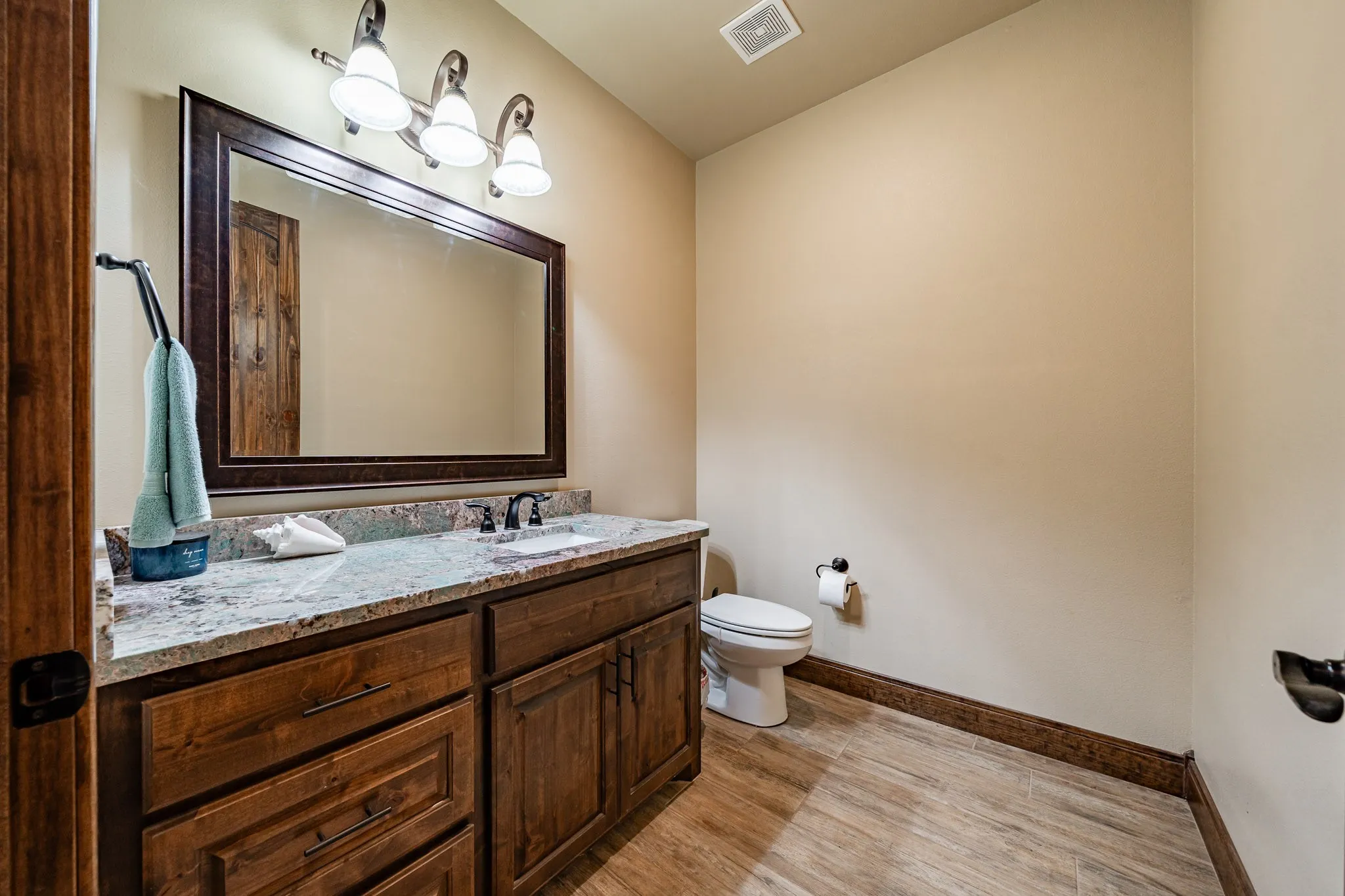 Single Family Residence For Sale in Taylor County , 1032 Braune Road, Abilene, Texas 79603, 3 Bedroom, 3 Bathroom, 3 Garage spaces, 2,922 Sqft, built in 2019, mls#21373815, Real Estate Agent in Abilene, Homes For Sale in Taylor county, Homes For Sale in Abilene, Realtor in Abilene Texas, Real Estate Brokerage Independent Realty Texas, Luminita Cordes Realtor