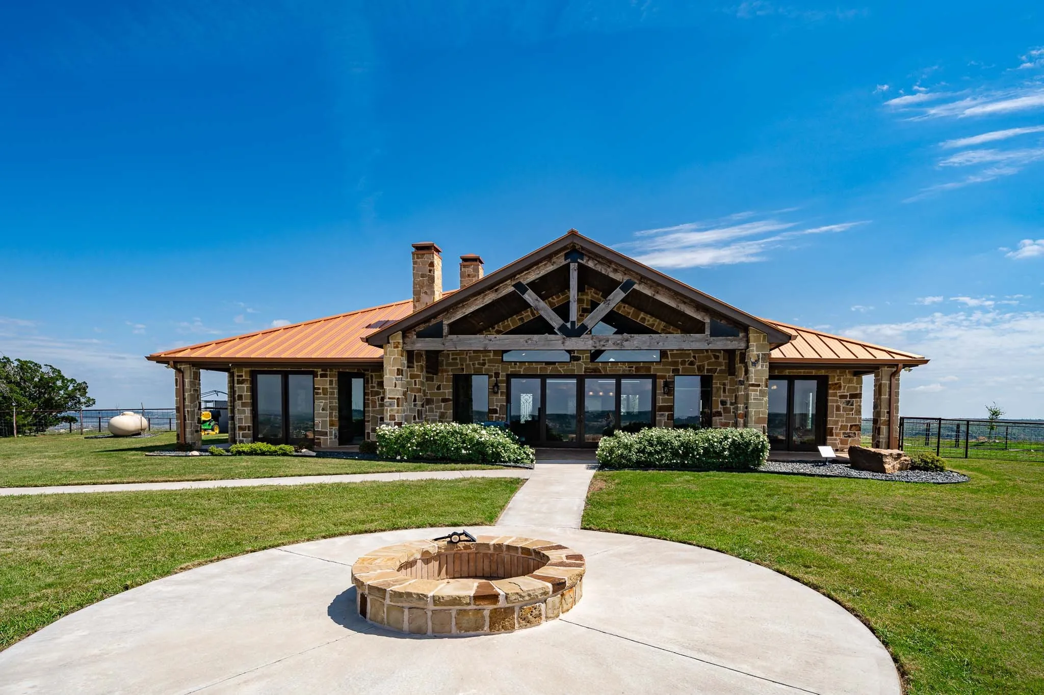 Single Family Residence For Sale in Taylor County , 1032 Braune Road, Abilene, Texas 79603, 3 Bedroom, 3 Bathroom, 3 Garage spaces, 2,922 Sqft, built in 2019, mls#21373815, Real Estate Agent in Abilene, Homes For Sale in Taylor county, Homes For Sale in Abilene, Realtor in Abilene Texas, Real Estate Brokerage Independent Realty Texas, Luminita Cordes Realtor