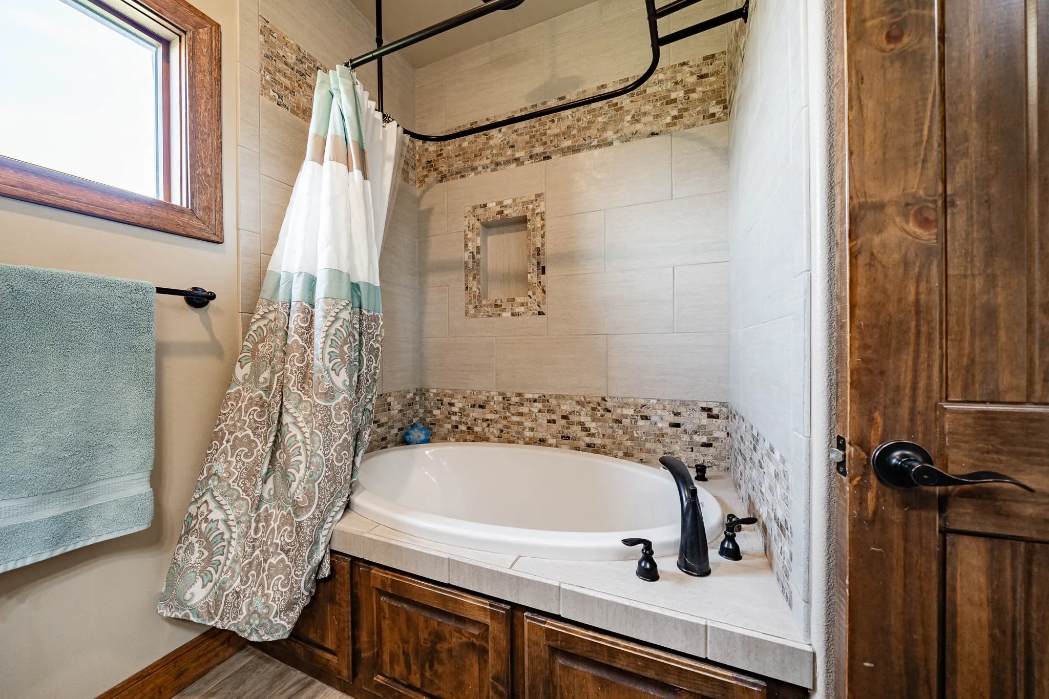 Single Family Residence For Sale in Taylor County , 1032 Braune Road, Abilene, Texas 79603, 3 Bedroom, 3 Bathroom, 3 Garage spaces, 2,922 Sqft, built in 2019, mls#21373815, Real Estate Agent in Abilene, Homes For Sale in Taylor county, Homes For Sale in Abilene, Realtor in Abilene Texas, Real Estate Brokerage Independent Realty Texas, Luminita Cordes Realtor