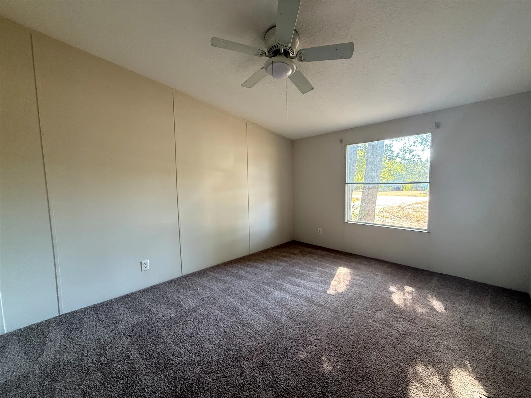 Manufactured Home For Sale in Hunt County , 303 Horseman S Road, Greenville, Texas 75401, 3 Bedroom, 2 Bathroom, Garage spaces, 2,128 Sqft, built in 1996, mls#21373771, Real Estate Agent in Greenville, Homes For Sale in Hunt county, Homes For Sale in Greenville, Realtor in Greenville Texas, Real Estate Brokerage Independent Realty Texas, Luminita Cordes Realtor
