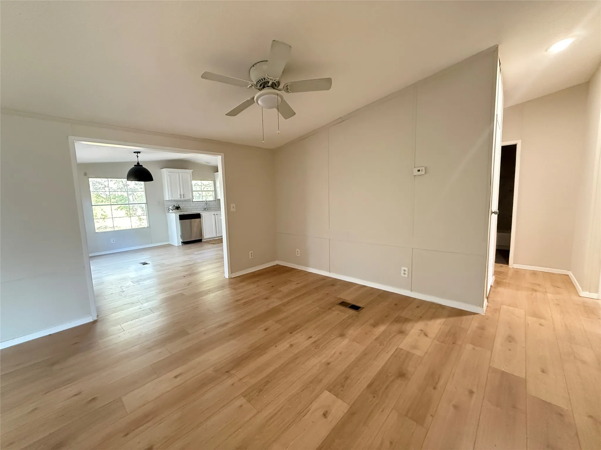 Manufactured Home For Sale in Hunt County , 303 Horseman S Road, Greenville, Texas 75401, 3 Bedroom, 2 Bathroom, Garage spaces, 2,128 Sqft, built in 1996, mls#21373771, Real Estate Agent in Greenville, Homes For Sale in Hunt county, Homes For Sale in Greenville, Realtor in Greenville Texas, Real Estate Brokerage Independent Realty Texas, Luminita Cordes Realtor