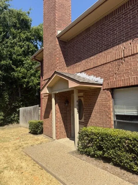Townhouse For Sale in Rockwall County , 406 S Fannin Street D, Rockwall, Texas 75087, 2 Bedroom, 2 Bathroom, Garage spaces, 1,434 Sqft, built in 1983, mls#21373687, Real Estate Agent in Rockwall, Homes For Sale in Rockwall county, Homes For Sale in Rockwall, Realtor in Rockwall Texas, Real Estate Brokerage Independent Realty Texas, Luminita Cordes Realtor