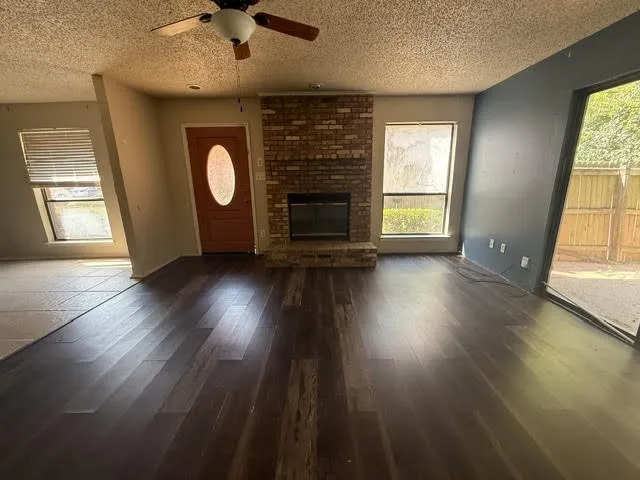 Townhouse For Sale in Rockwall County , 406 S Fannin Street D, Rockwall, Texas 75087, 2 Bedroom, 2 Bathroom, Garage spaces, 1,434 Sqft, built in 1983, mls#21373687, Real Estate Agent in Rockwall, Homes For Sale in Rockwall county, Homes For Sale in Rockwall, Realtor in Rockwall Texas, Real Estate Brokerage Independent Realty Texas, Luminita Cordes Realtor
