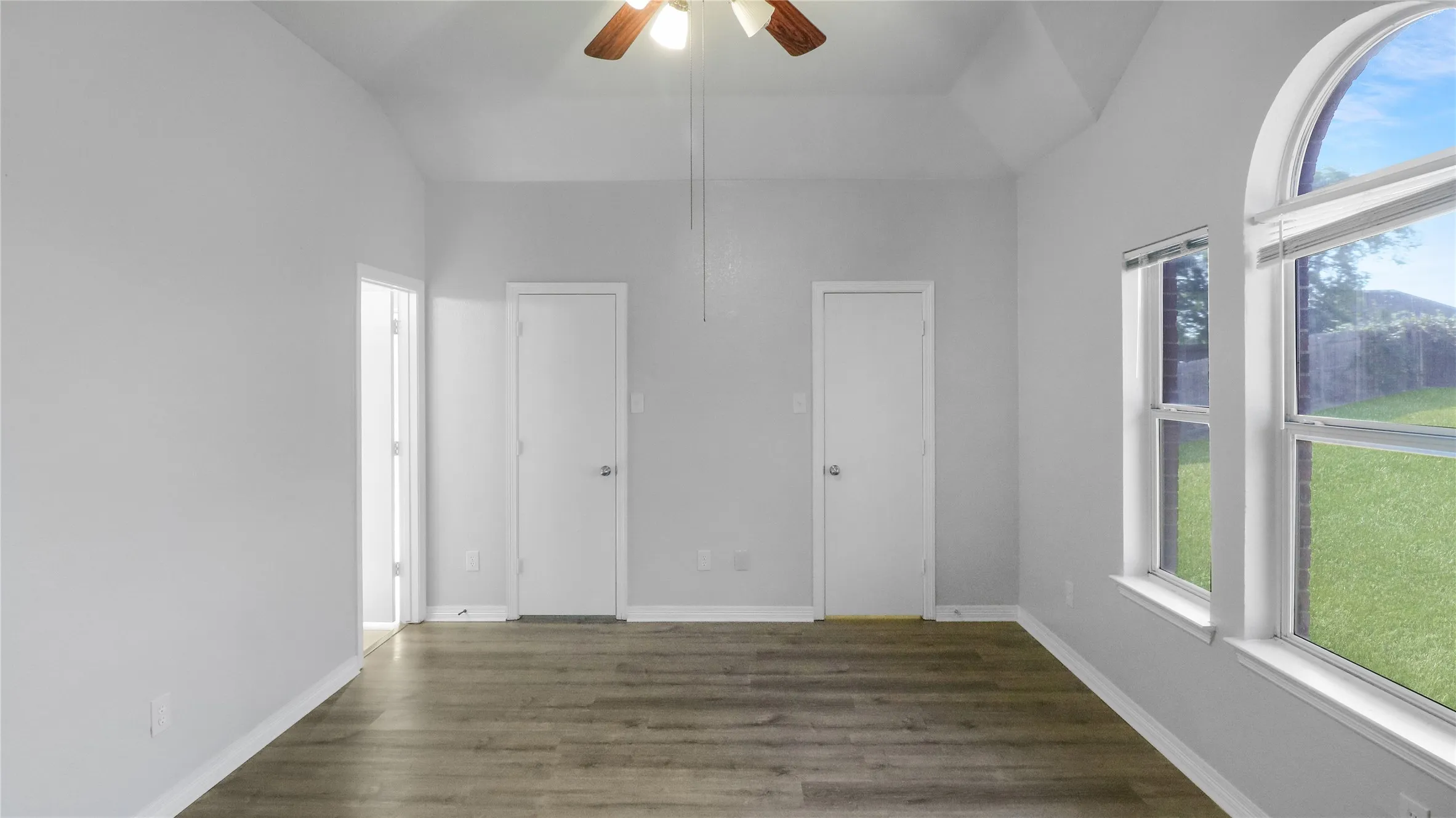 Single Family Residence For Sale in Ellis County , 3401 Newgate Street, Midlothian, Texas 76065, 3 Bedroom, 3 Bathroom, 2 Garage spaces, 2,390 Sqft, built in 2003, mls#21373810, Real Estate Agent in Midlothian, Homes For Sale in Ellis county, Homes For Sale in Midlothian, Realtor in Midlothian Texas, Real Estate Brokerage Independent Realty Texas, Luminita Cordes Realtor