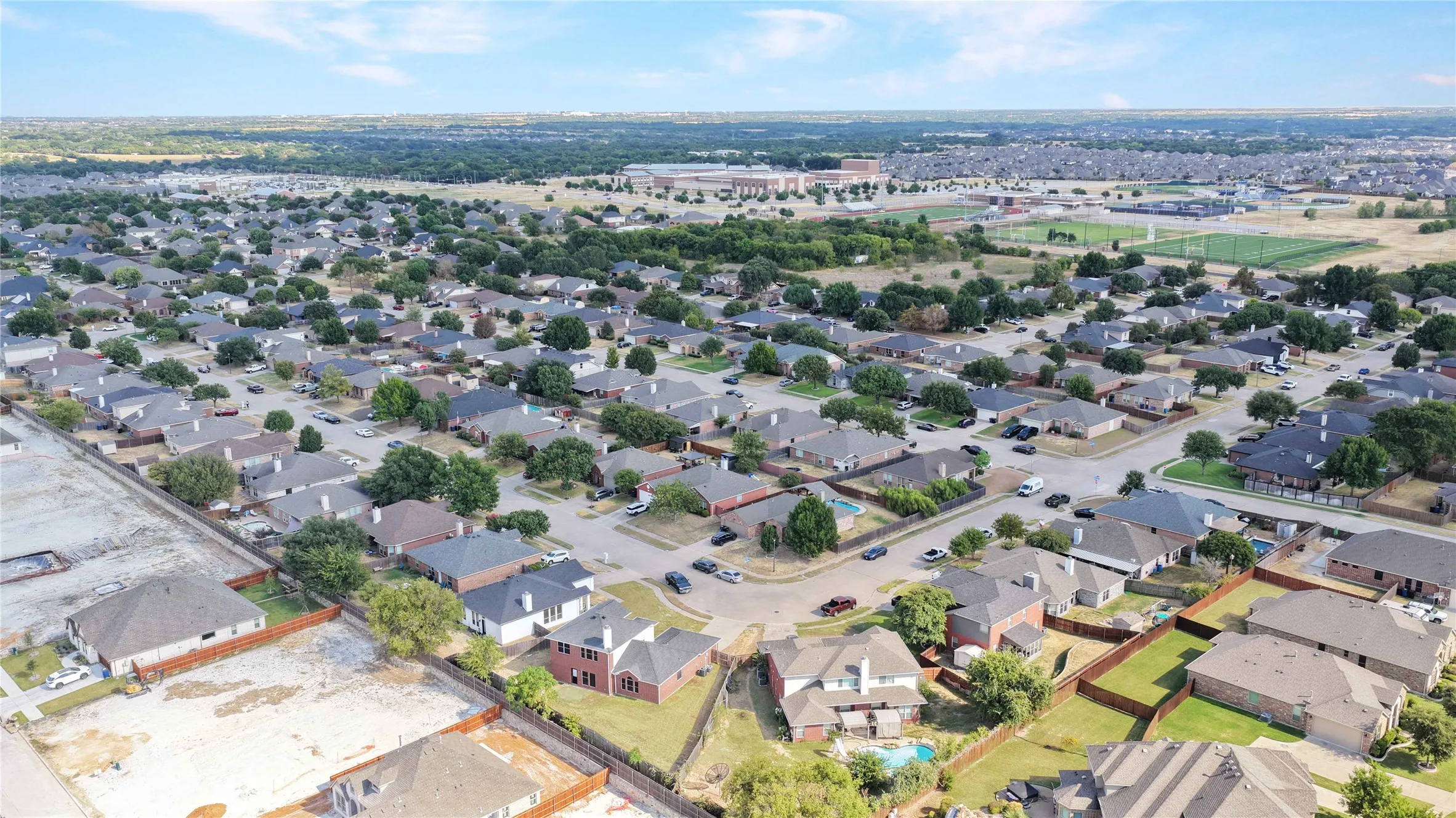 Single Family Residence For Sale in Ellis County , 3401 Newgate Street, Midlothian, Texas 76065, 3 Bedroom, 3 Bathroom, 2 Garage spaces, 2,390 Sqft, built in 2003, mls#21373810, Real Estate Agent in Midlothian, Homes For Sale in Ellis county, Homes For Sale in Midlothian, Realtor in Midlothian Texas, Real Estate Brokerage Independent Realty Texas, Luminita Cordes Realtor