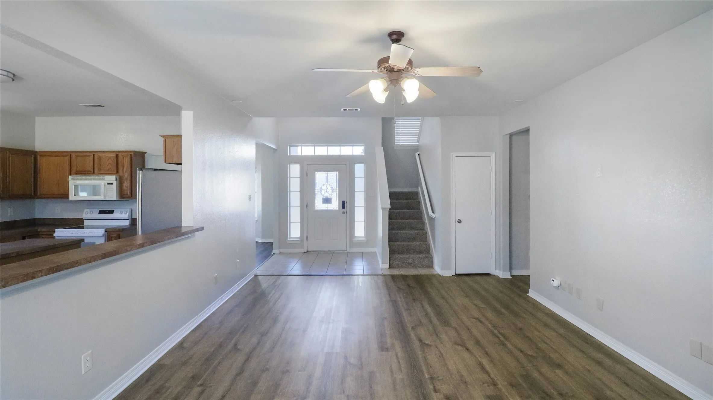 Single Family Residence For Sale in Ellis County , 3401 Newgate Street, Midlothian, Texas 76065, 3 Bedroom, 3 Bathroom, 2 Garage spaces, 2,390 Sqft, built in 2003, mls#21373810, Real Estate Agent in Midlothian, Homes For Sale in Ellis county, Homes For Sale in Midlothian, Realtor in Midlothian Texas, Real Estate Brokerage Independent Realty Texas, Luminita Cordes Realtor