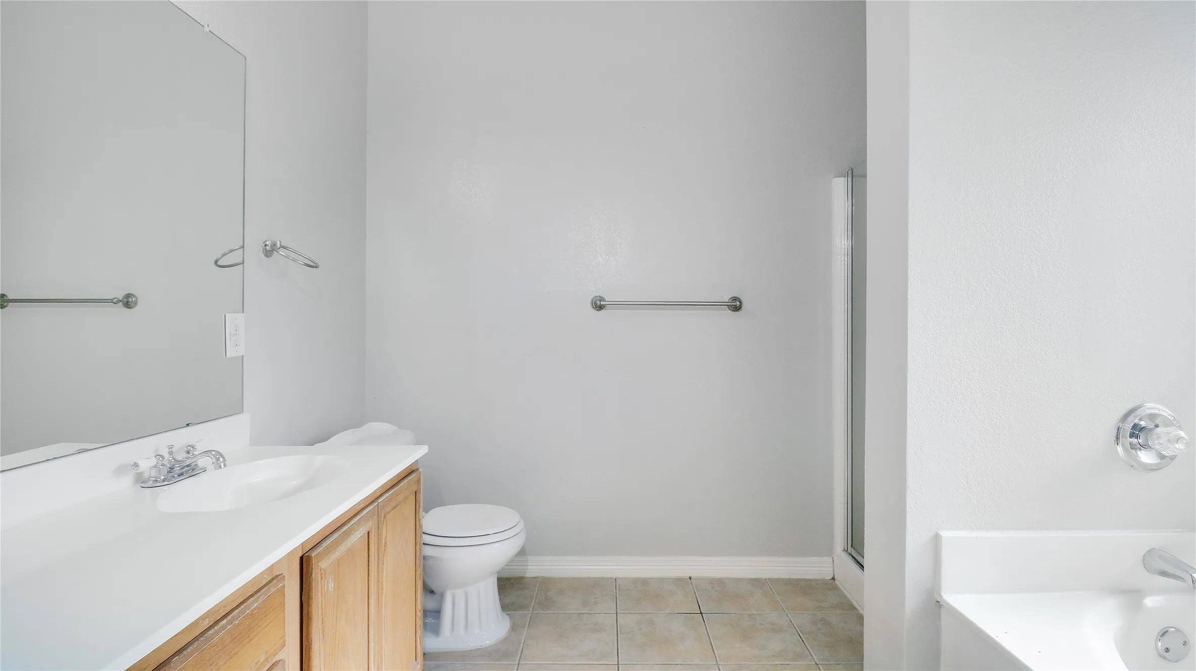 Single Family Residence For Sale in Ellis County , 3401 Newgate Street, Midlothian, Texas 76065, 3 Bedroom, 3 Bathroom, 2 Garage spaces, 2,390 Sqft, built in 2003, mls#21373810, Real Estate Agent in Midlothian, Homes For Sale in Ellis county, Homes For Sale in Midlothian, Realtor in Midlothian Texas, Real Estate Brokerage Independent Realty Texas, Luminita Cordes Realtor