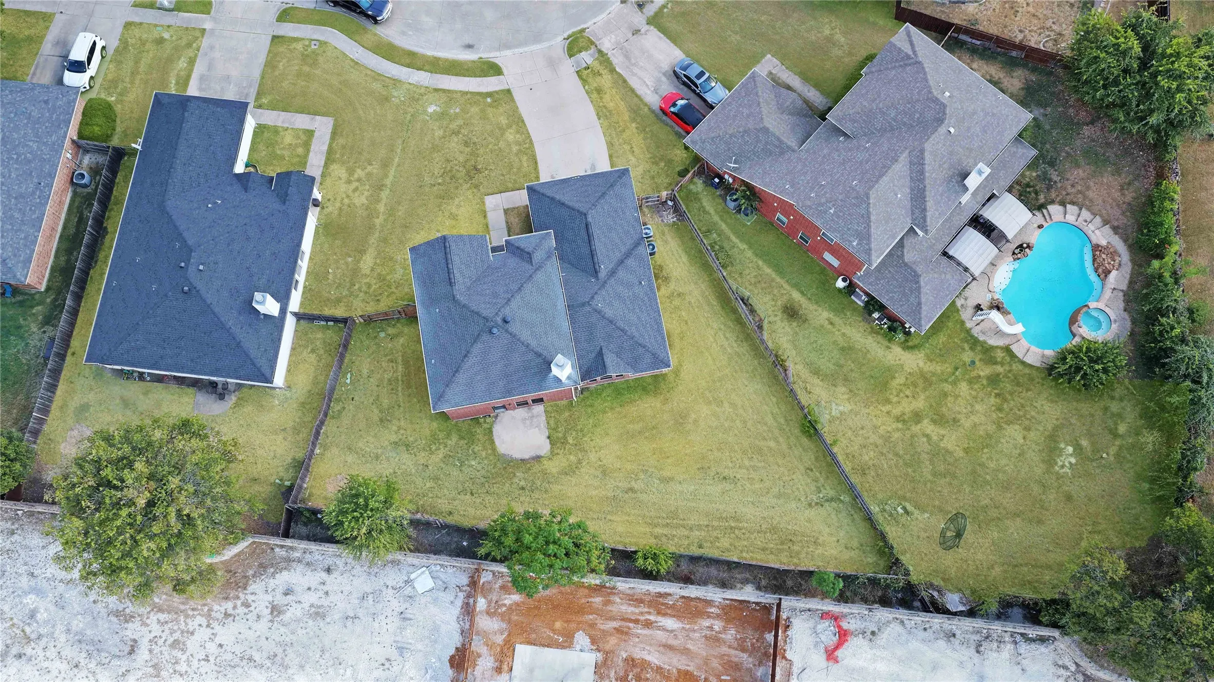 Single Family Residence For Sale in Ellis County , 3401 Newgate Street, Midlothian, Texas 76065, 3 Bedroom, 3 Bathroom, 2 Garage spaces, 2,390 Sqft, built in 2003, mls#21373810, Real Estate Agent in Midlothian, Homes For Sale in Ellis county, Homes For Sale in Midlothian, Realtor in Midlothian Texas, Real Estate Brokerage Independent Realty Texas, Luminita Cordes Realtor