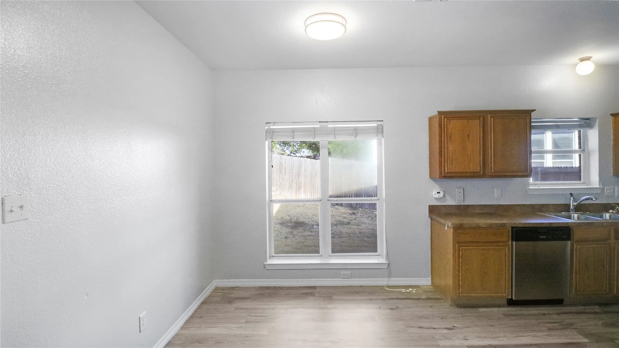 Single Family Residence For Sale in Ellis County , 3401 Newgate Street, Midlothian, Texas 76065, 3 Bedroom, 3 Bathroom, 2 Garage spaces, 2,390 Sqft, built in 2003, mls#21373810, Real Estate Agent in Midlothian, Homes For Sale in Ellis county, Homes For Sale in Midlothian, Realtor in Midlothian Texas, Real Estate Brokerage Independent Realty Texas, Luminita Cordes Realtor