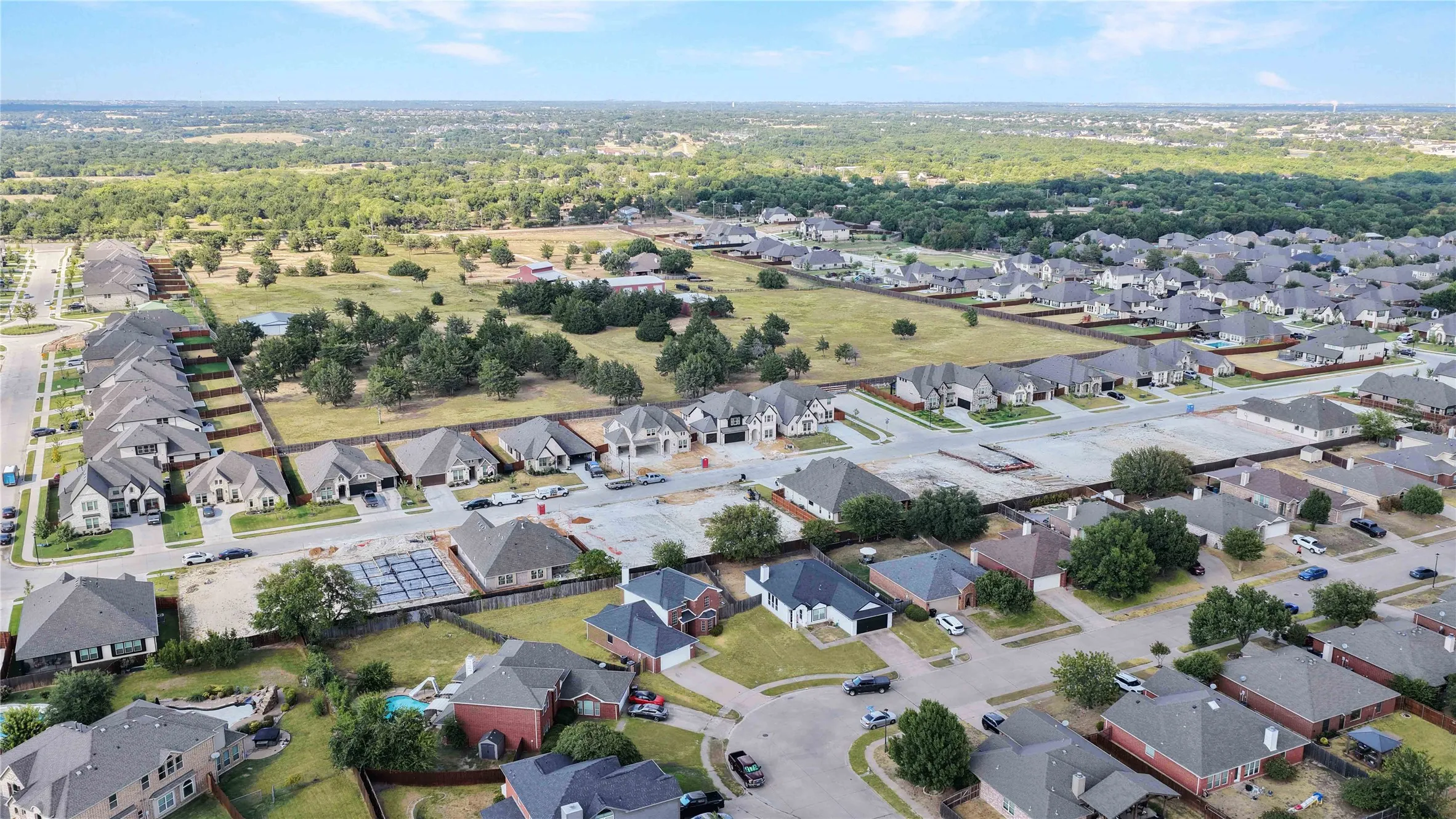 Single Family Residence For Sale in Ellis County , 3401 Newgate Street, Midlothian, Texas 76065, 3 Bedroom, 3 Bathroom, 2 Garage spaces, 2,390 Sqft, built in 2003, mls#21373810, Real Estate Agent in Midlothian, Homes For Sale in Ellis county, Homes For Sale in Midlothian, Realtor in Midlothian Texas, Real Estate Brokerage Independent Realty Texas, Luminita Cordes Realtor