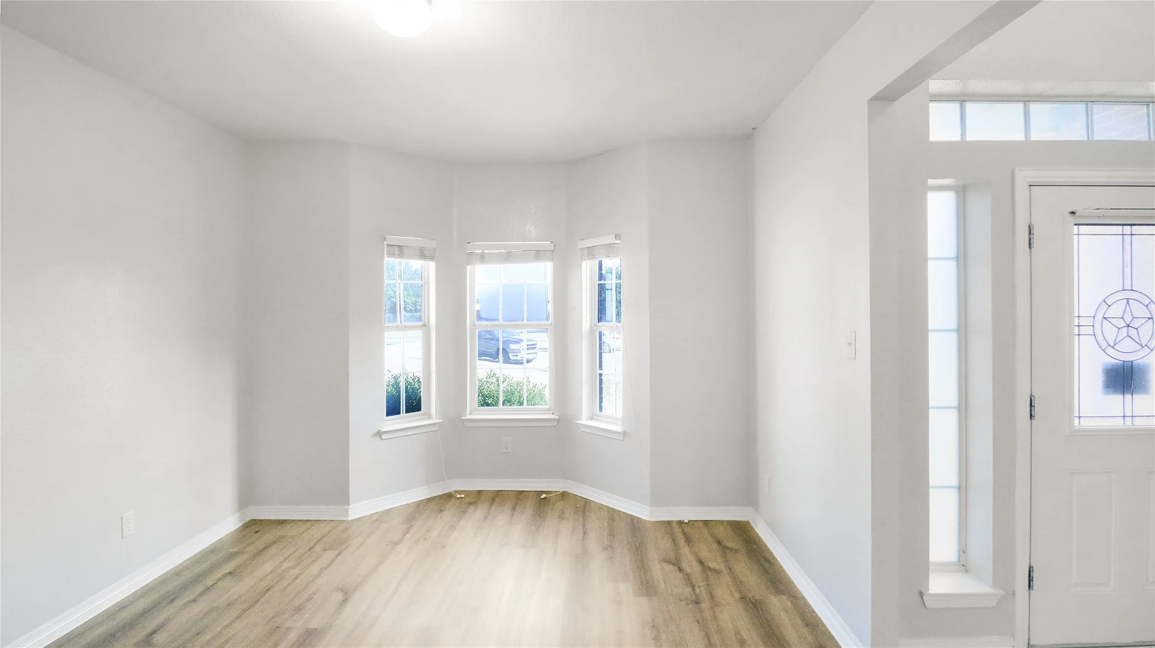 Single Family Residence For Sale in Ellis County , 3401 Newgate Street, Midlothian, Texas 76065, 3 Bedroom, 3 Bathroom, 2 Garage spaces, 2,390 Sqft, built in 2003, mls#21373810, Real Estate Agent in Midlothian, Homes For Sale in Ellis county, Homes For Sale in Midlothian, Realtor in Midlothian Texas, Real Estate Brokerage Independent Realty Texas, Luminita Cordes Realtor