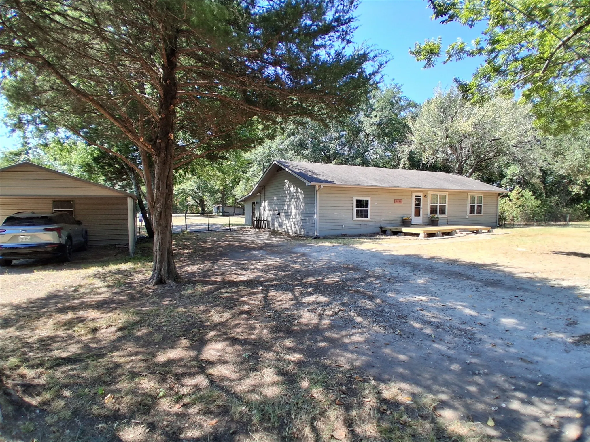 Single Family Residence For Sale in Hunt County , 2619 Charity Road, Commerce, Texas 75428, 3 Bedroom, 1 Bathroom, Garage spaces, 1,988 Sqft, built in 1968, mls#21366623, Real Estate Agent in Commerce, Homes For Sale in Hunt county, Homes For Sale in Commerce, Realtor in Commerce Texas, Real Estate Brokerage Independent Realty Texas, Luminita Cordes Realtor