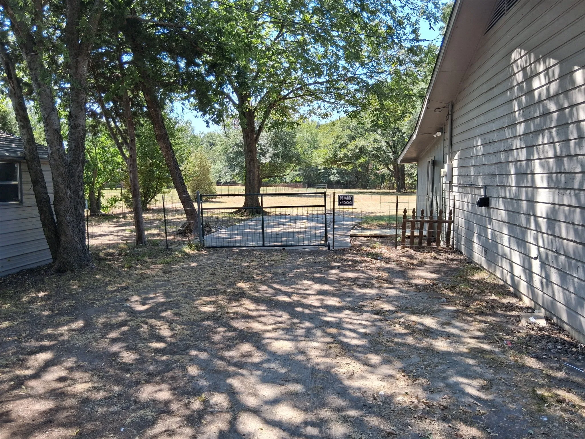 Single Family Residence For Sale in Hunt County , 2619 Charity Road, Commerce, Texas 75428, 3 Bedroom, 1 Bathroom, Garage spaces, 1,988 Sqft, built in 1968, mls#21366623, Real Estate Agent in Commerce, Homes For Sale in Hunt county, Homes For Sale in Commerce, Realtor in Commerce Texas, Real Estate Brokerage Independent Realty Texas, Luminita Cordes Realtor