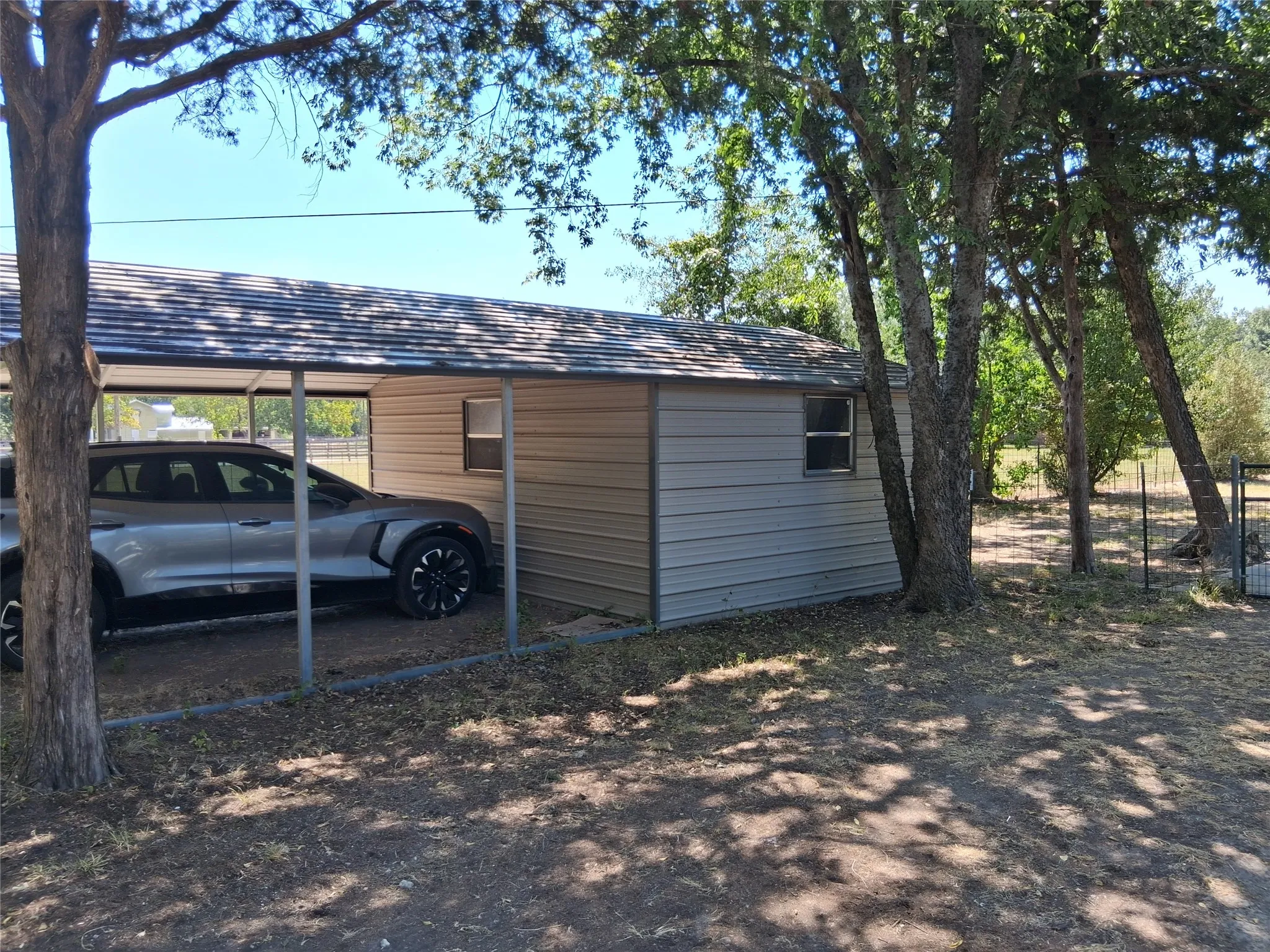 Single Family Residence For Sale in Hunt County , 2619 Charity Road, Commerce, Texas 75428, 3 Bedroom, 1 Bathroom, Garage spaces, 1,988 Sqft, built in 1968, mls#21366623, Real Estate Agent in Commerce, Homes For Sale in Hunt county, Homes For Sale in Commerce, Realtor in Commerce Texas, Real Estate Brokerage Independent Realty Texas, Luminita Cordes Realtor