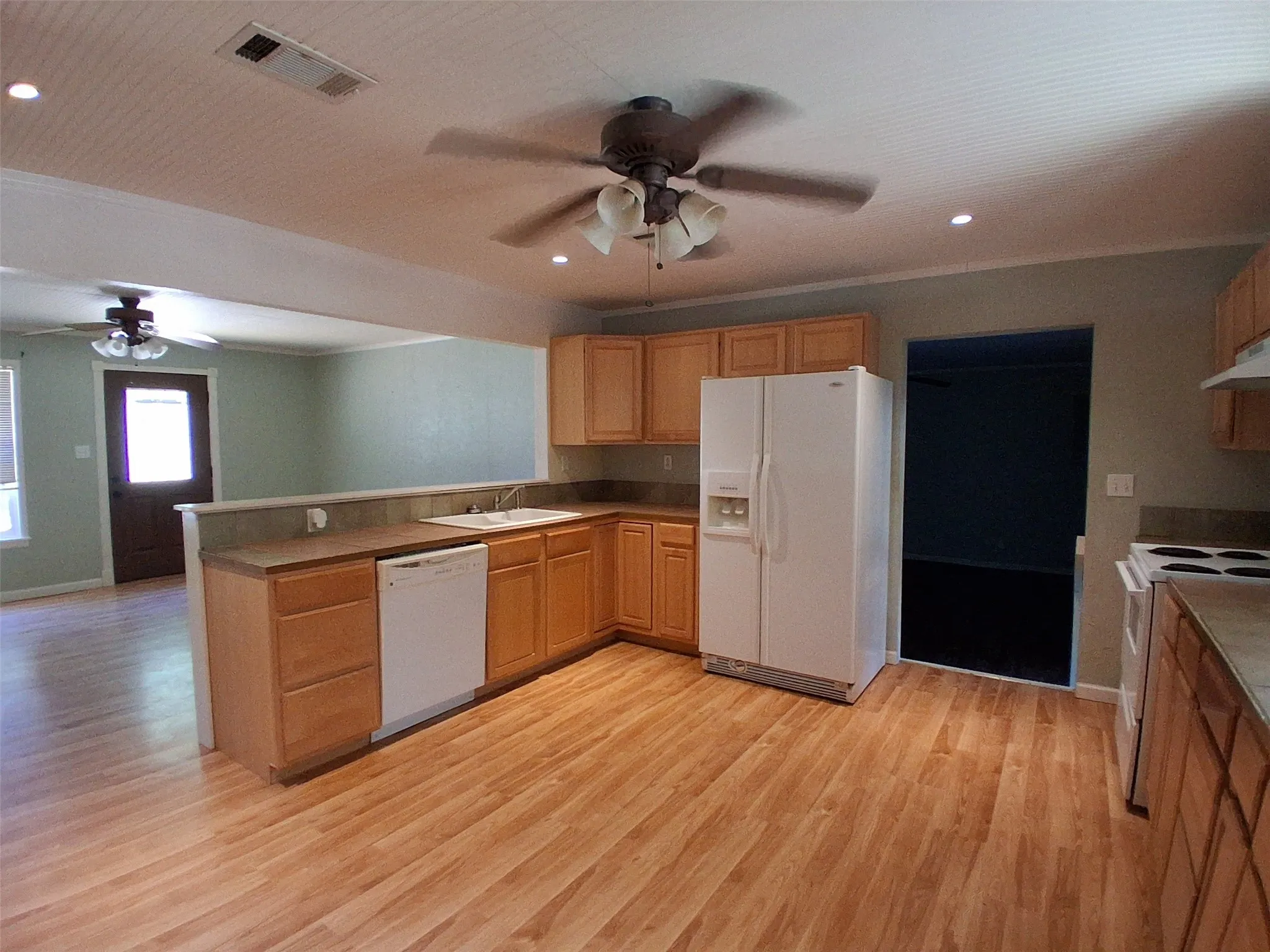 Single Family Residence For Sale in Hunt County , 2619 Charity Road, Commerce, Texas 75428, 3 Bedroom, 1 Bathroom, Garage spaces, 1,988 Sqft, built in 1968, mls#21366623, Real Estate Agent in Commerce, Homes For Sale in Hunt county, Homes For Sale in Commerce, Realtor in Commerce Texas, Real Estate Brokerage Independent Realty Texas, Luminita Cordes Realtor