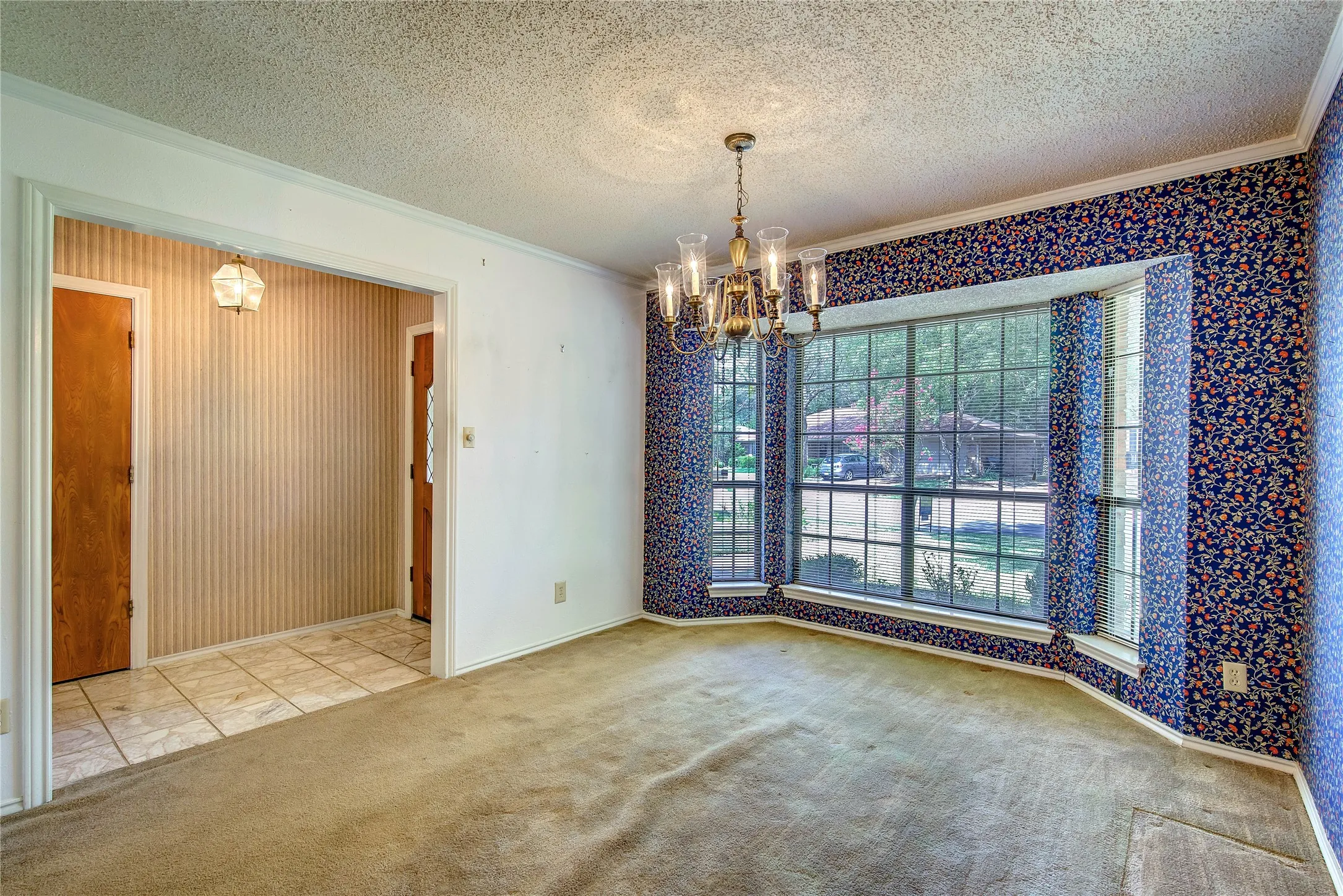 Single Family Residence For Sale in Hunt County , 5027 Lacy Lane, Greenville, Texas 75402, 3 Bedroom, 2 Bathroom, 2 Garage spaces, 1,806 Sqft, built in 1978, mls#21372830, Real Estate Agent in Greenville, Homes For Sale in Hunt county, Homes For Sale in Greenville, Realtor in Greenville Texas, Real Estate Brokerage Independent Realty Texas, Luminita Cordes Realtor
