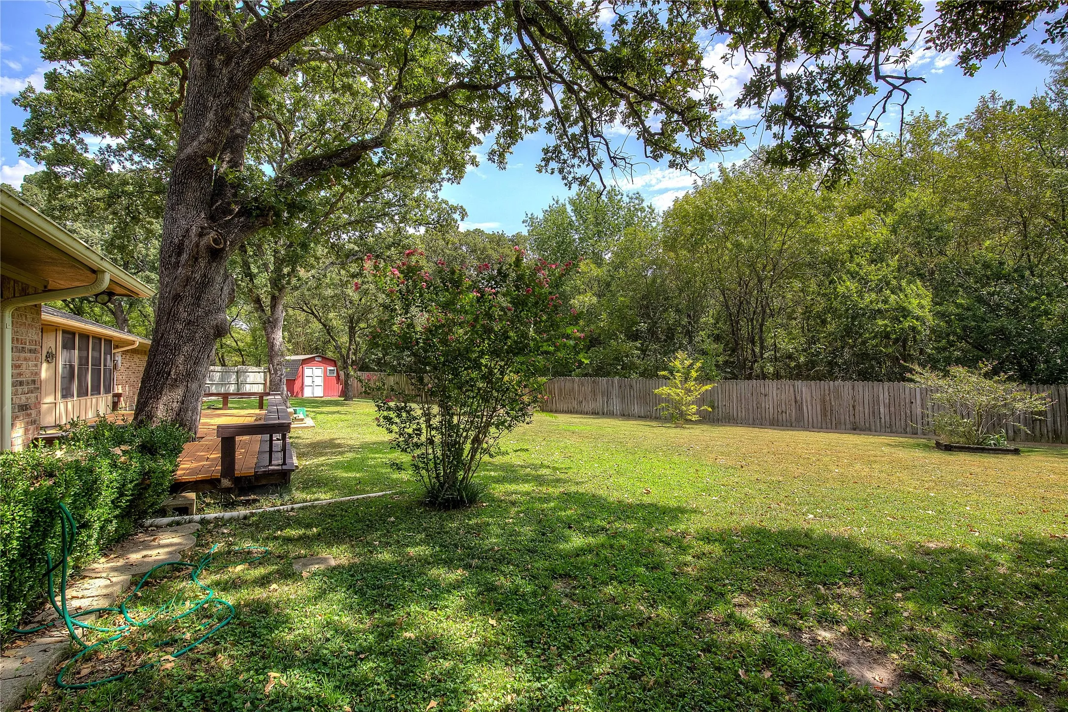 Single Family Residence For Sale in Hunt County , 5027 Lacy Lane, Greenville, Texas 75402, 3 Bedroom, 2 Bathroom, 2 Garage spaces, 1,806 Sqft, built in 1978, mls#21372830, Real Estate Agent in Greenville, Homes For Sale in Hunt county, Homes For Sale in Greenville, Realtor in Greenville Texas, Real Estate Brokerage Independent Realty Texas, Luminita Cordes Realtor