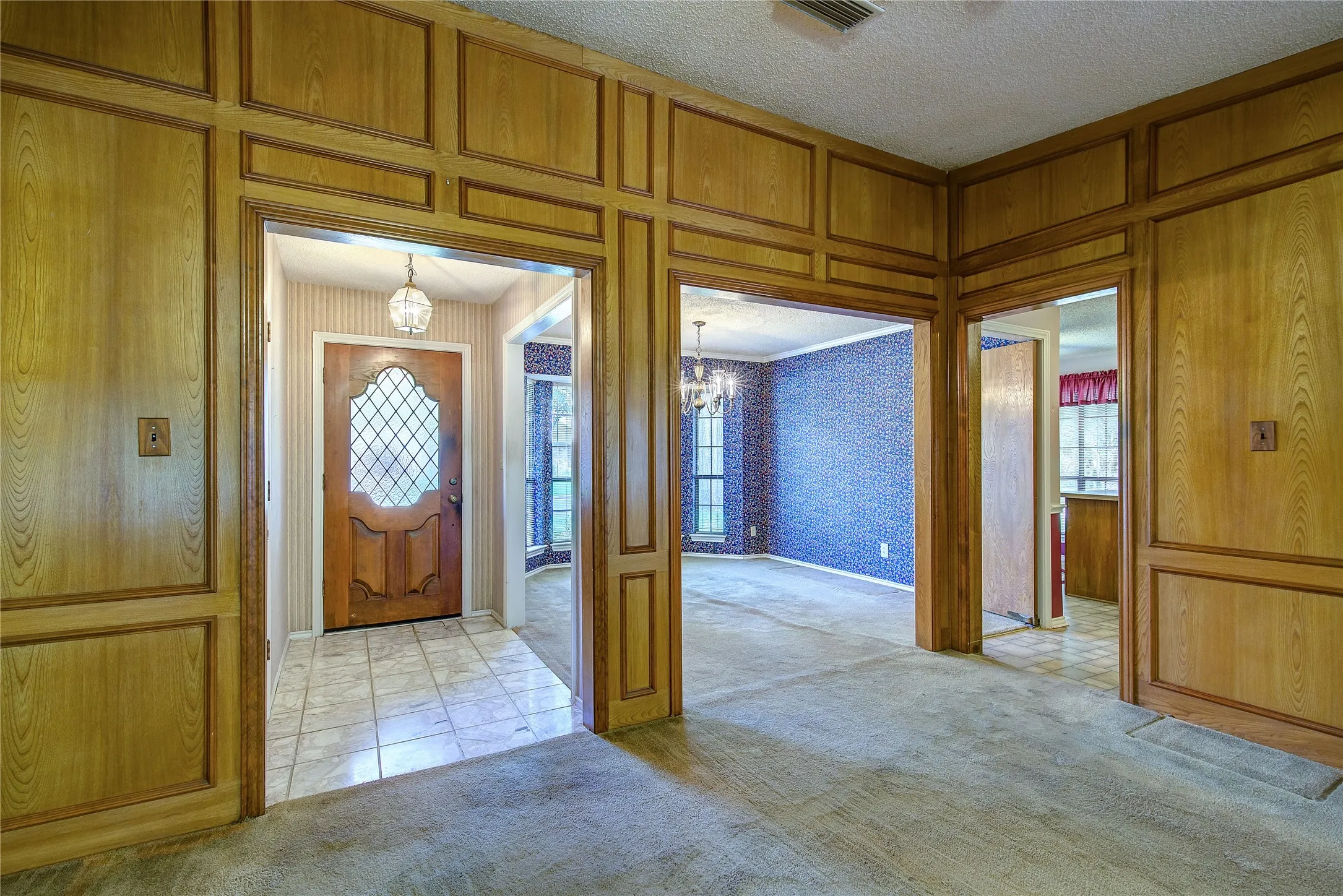 Single Family Residence For Sale in Hunt County , 5027 Lacy Lane, Greenville, Texas 75402, 3 Bedroom, 2 Bathroom, 2 Garage spaces, 1,806 Sqft, built in 1978, mls#21372830, Real Estate Agent in Greenville, Homes For Sale in Hunt county, Homes For Sale in Greenville, Realtor in Greenville Texas, Real Estate Brokerage Independent Realty Texas, Luminita Cordes Realtor