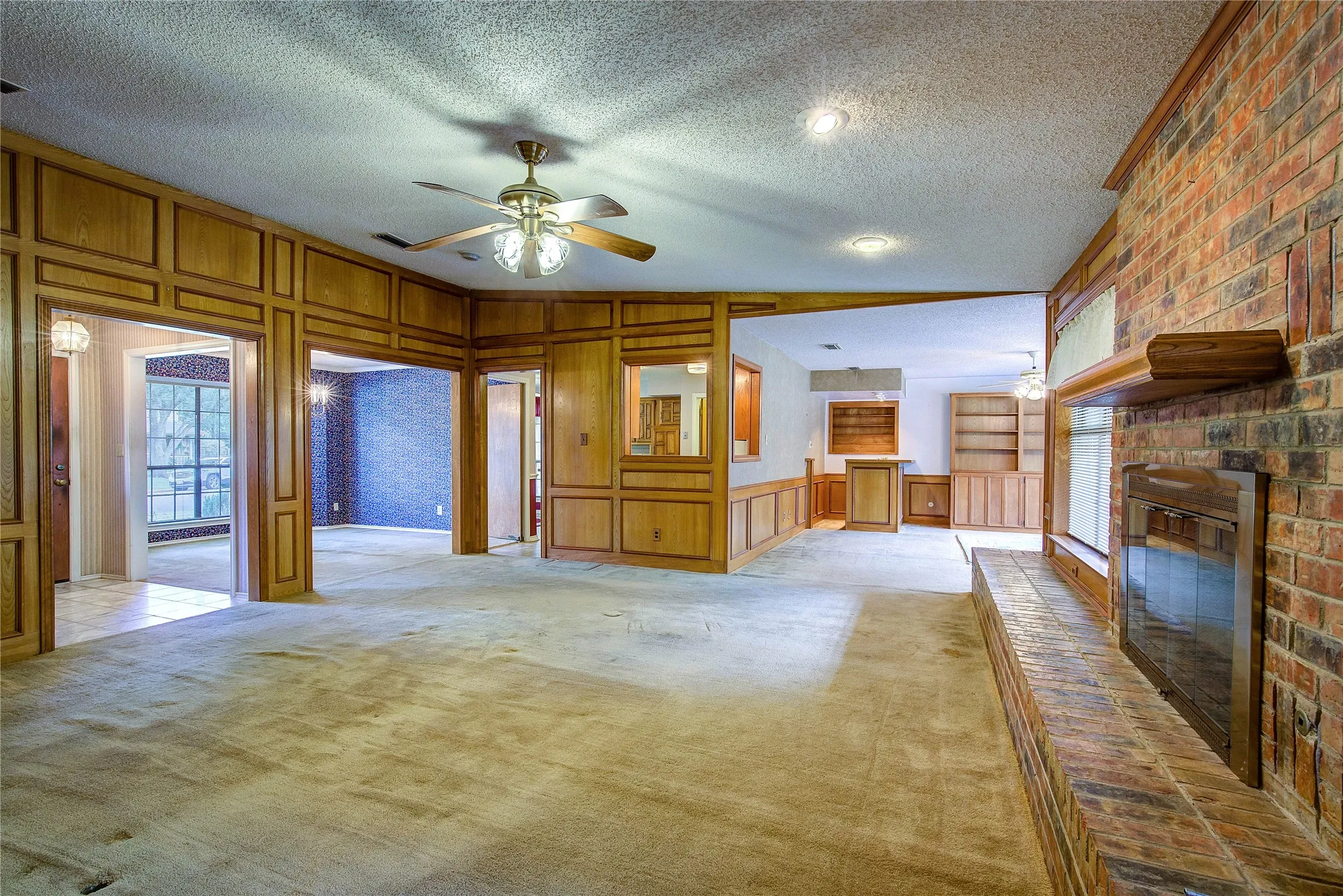 Single Family Residence For Sale in Hunt County , 5027 Lacy Lane, Greenville, Texas 75402, 3 Bedroom, 2 Bathroom, 2 Garage spaces, 1,806 Sqft, built in 1978, mls#21372830, Real Estate Agent in Greenville, Homes For Sale in Hunt county, Homes For Sale in Greenville, Realtor in Greenville Texas, Real Estate Brokerage Independent Realty Texas, Luminita Cordes Realtor