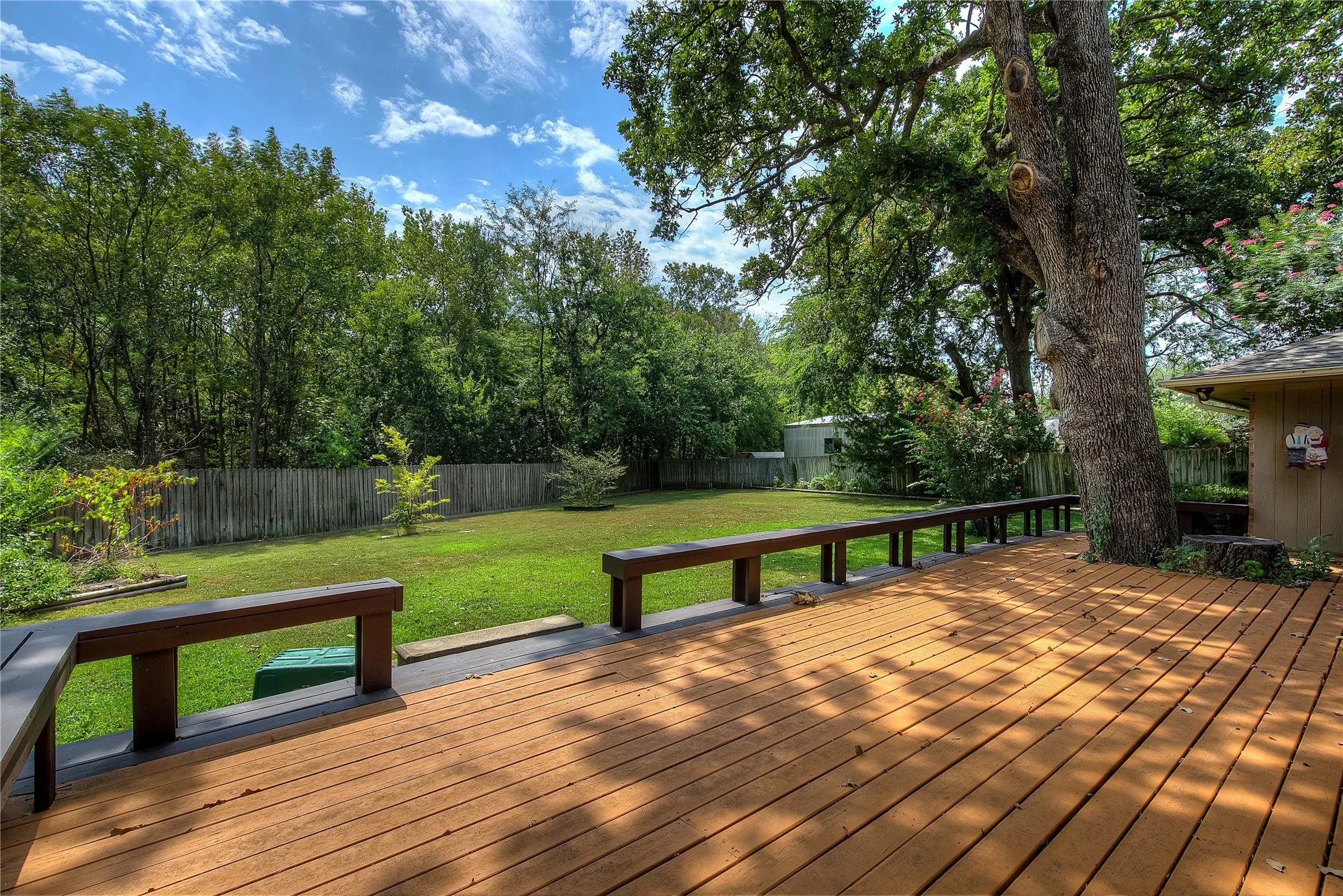 Single Family Residence For Sale in Hunt County , 5027 Lacy Lane, Greenville, Texas 75402, 3 Bedroom, 2 Bathroom, 2 Garage spaces, 1,806 Sqft, built in 1978, mls#21372830, Real Estate Agent in Greenville, Homes For Sale in Hunt county, Homes For Sale in Greenville, Realtor in Greenville Texas, Real Estate Brokerage Independent Realty Texas, Luminita Cordes Realtor