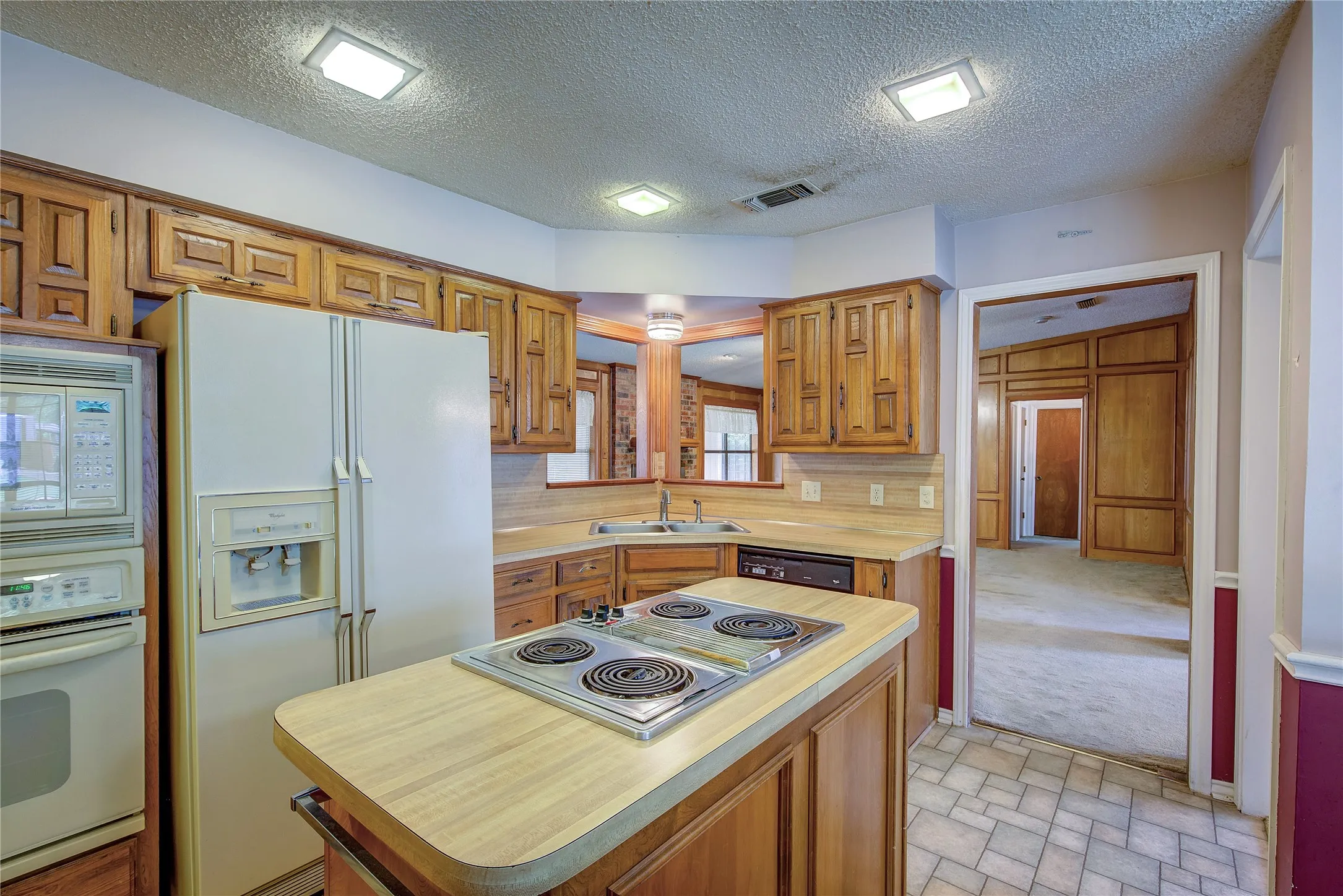 Single Family Residence For Sale in Hunt County , 5027 Lacy Lane, Greenville, Texas 75402, 3 Bedroom, 2 Bathroom, 2 Garage spaces, 1,806 Sqft, built in 1978, mls#21372830, Real Estate Agent in Greenville, Homes For Sale in Hunt county, Homes For Sale in Greenville, Realtor in Greenville Texas, Real Estate Brokerage Independent Realty Texas, Luminita Cordes Realtor