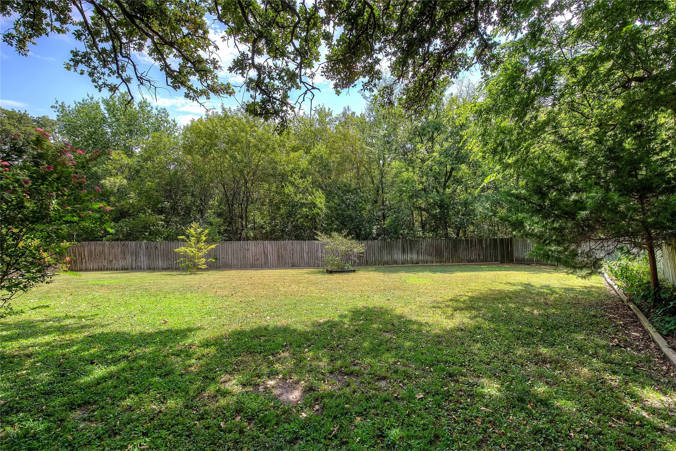 Single Family Residence For Sale in Hunt County , 5027 Lacy Lane, Greenville, Texas 75402, 3 Bedroom, 2 Bathroom, 2 Garage spaces, 1,806 Sqft, built in 1978, mls#21372830, Real Estate Agent in Greenville, Homes For Sale in Hunt county, Homes For Sale in Greenville, Realtor in Greenville Texas, Real Estate Brokerage Independent Realty Texas, Luminita Cordes Realtor
