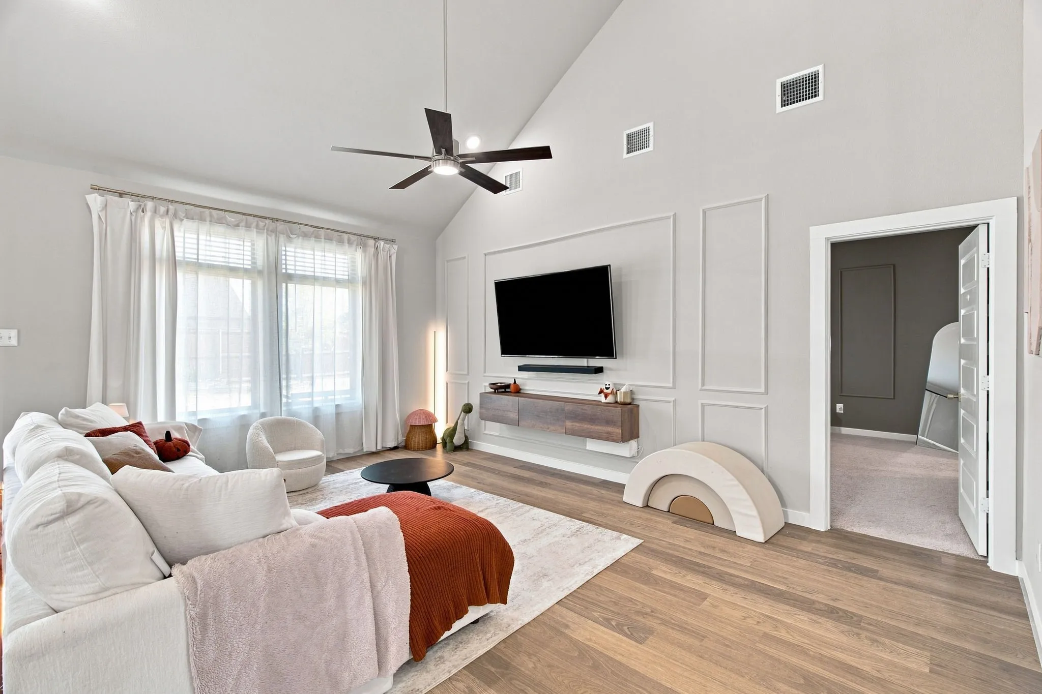 Single Family Residence For Sale in Kaufman County , 2318 Highbury Hill, Forney, Texas 75126, 5 Bedroom, 3 Bathroom, 2 Garage spaces, 3,121 Sqft, built in 2025, mls#21373663, Real Estate Agent in Forney, Homes For Sale in Kaufman county, Homes For Sale in Forney, Realtor in Forney Texas, Real Estate Brokerage Independent Realty Texas, Luminita Cordes Realtor