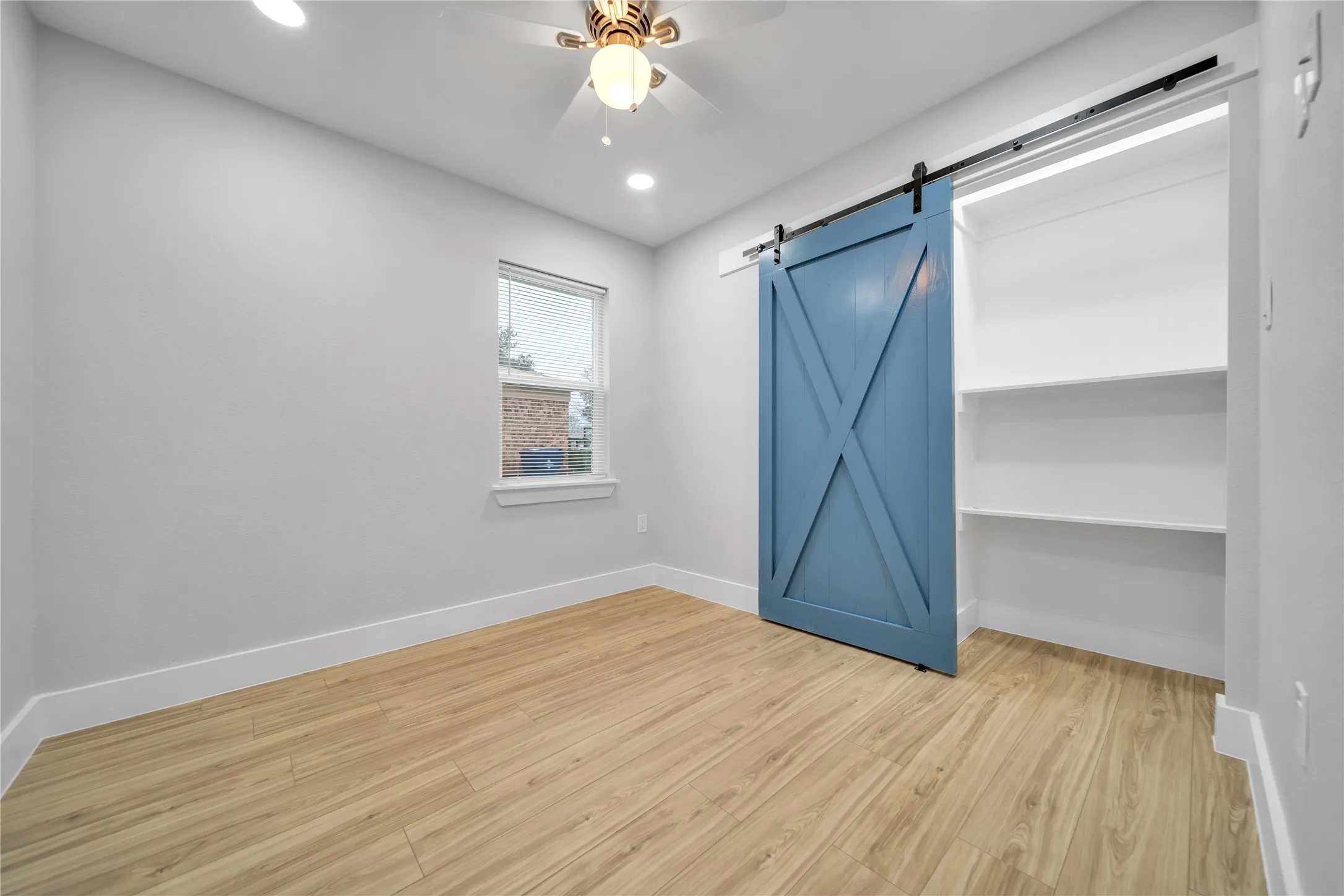 Single Family Residence For Sale in Dallas County , 1213 Bowie Street, Garland, Texas 75040, 3 Bedroom, 2 Bathroom, Garage spaces, 1,500 Sqft, built in 1963, mls#21373659, Real Estate Agent in Garland, Homes For Sale in Dallas county, Homes For Sale in Garland, Realtor in Garland Texas, Real Estate Brokerage Independent Realty Texas, Luminita Cordes Realtor