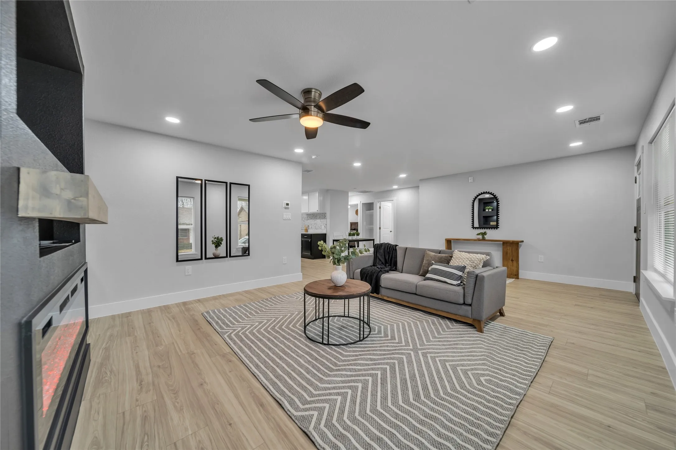 Single Family Residence For Sale in Dallas County , 1213 Bowie Street, Garland, Texas 75040, 3 Bedroom, 2 Bathroom, Garage spaces, 1,500 Sqft, built in 1963, mls#21373659, Real Estate Agent in Garland, Homes For Sale in Dallas county, Homes For Sale in Garland, Realtor in Garland Texas, Real Estate Brokerage Independent Realty Texas, Luminita Cordes Realtor