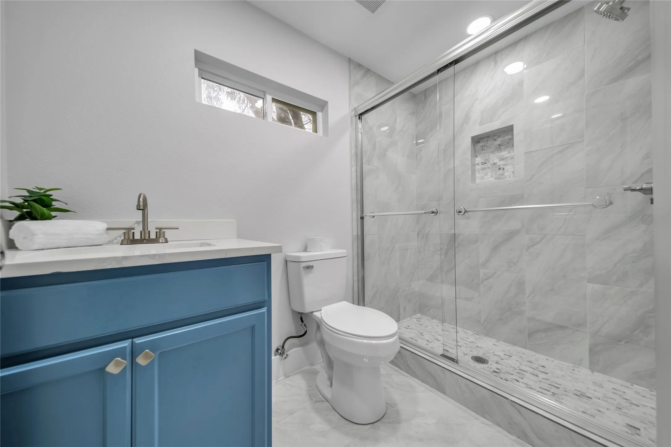 Single Family Residence For Sale in Dallas County , 1213 Bowie Street, Garland, Texas 75040, 3 Bedroom, 2 Bathroom, Garage spaces, 1,500 Sqft, built in 1963, mls#21373659, Real Estate Agent in Garland, Homes For Sale in Dallas county, Homes For Sale in Garland, Realtor in Garland Texas, Real Estate Brokerage Independent Realty Texas, Luminita Cordes Realtor