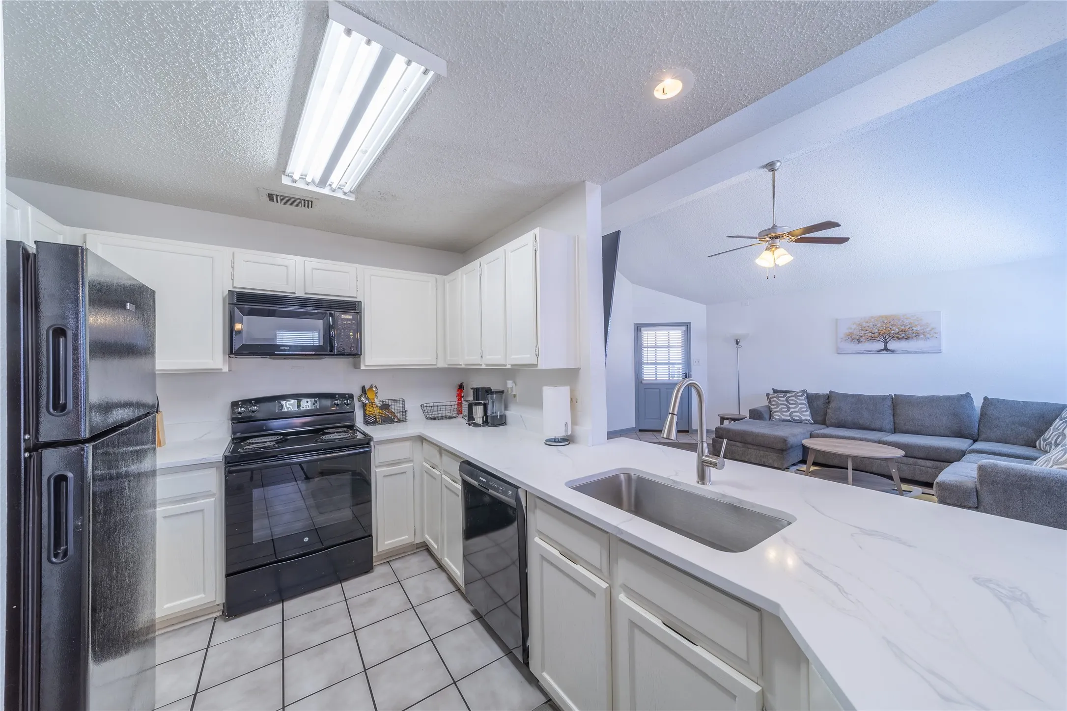 Duplex For Rent in Dallas County , 562 Stringfellow Drive, Coppell, Texas 75019, 3 Bedroom, 2 Bathroom, 1 Garage spaces, 1,309 Sqft, built in 1985, mls#21373717, Real Estate Agent in Coppell, Homes For Rent in Dallas county, Homes For Rent in Coppell, Realtor in Coppell Texas, Real Estate Brokerage Independent Realty Texas, Luminita Cordes Realtor