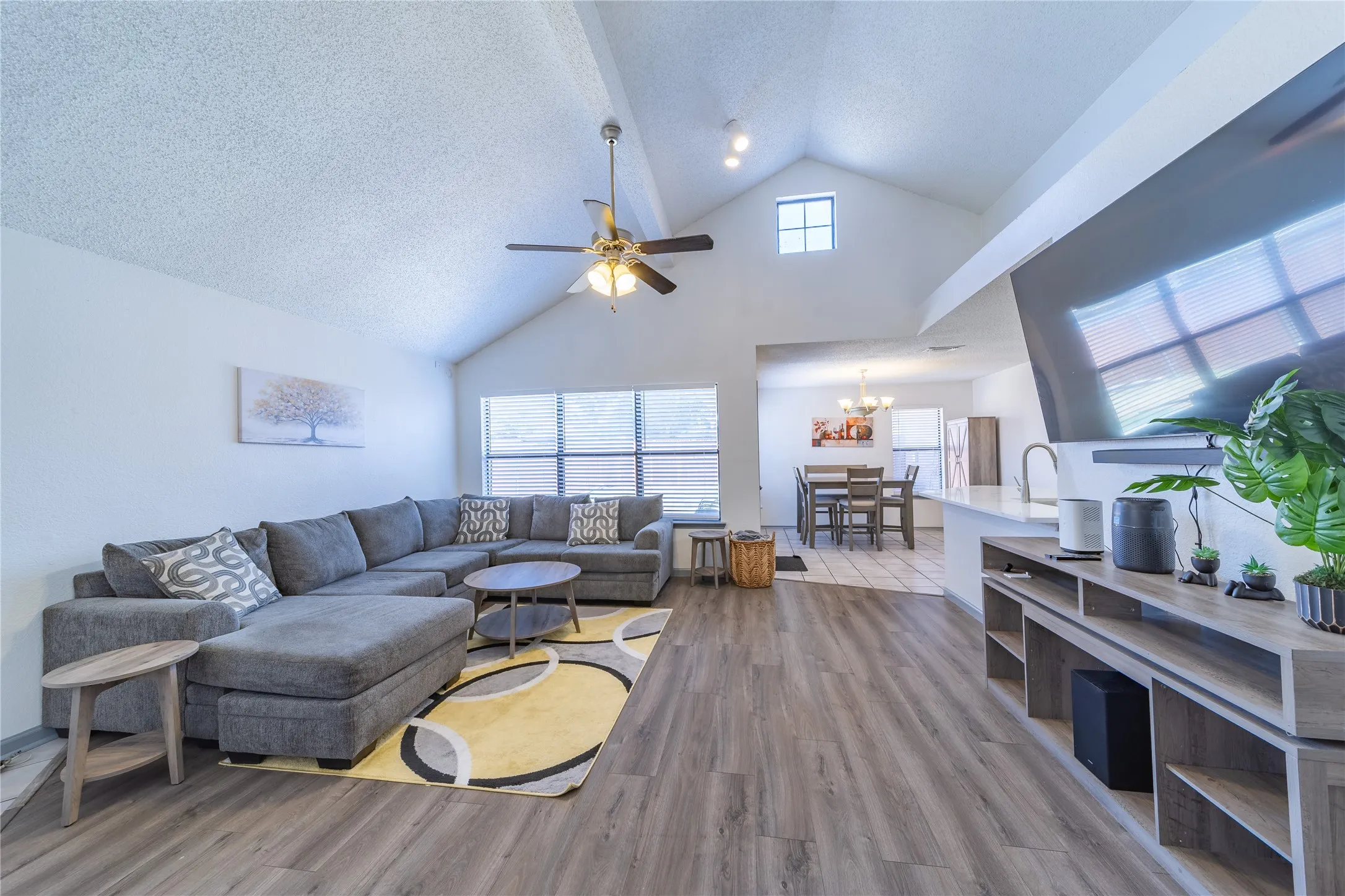 Duplex For Rent in Dallas County , 562 Stringfellow Drive, Coppell, Texas 75019, 3 Bedroom, 2 Bathroom, 1 Garage spaces, 1,309 Sqft, built in 1985, mls#21373717, Real Estate Agent in Coppell, Homes For Rent in Dallas county, Homes For Rent in Coppell, Realtor in Coppell Texas, Real Estate Brokerage Independent Realty Texas, Luminita Cordes Realtor
