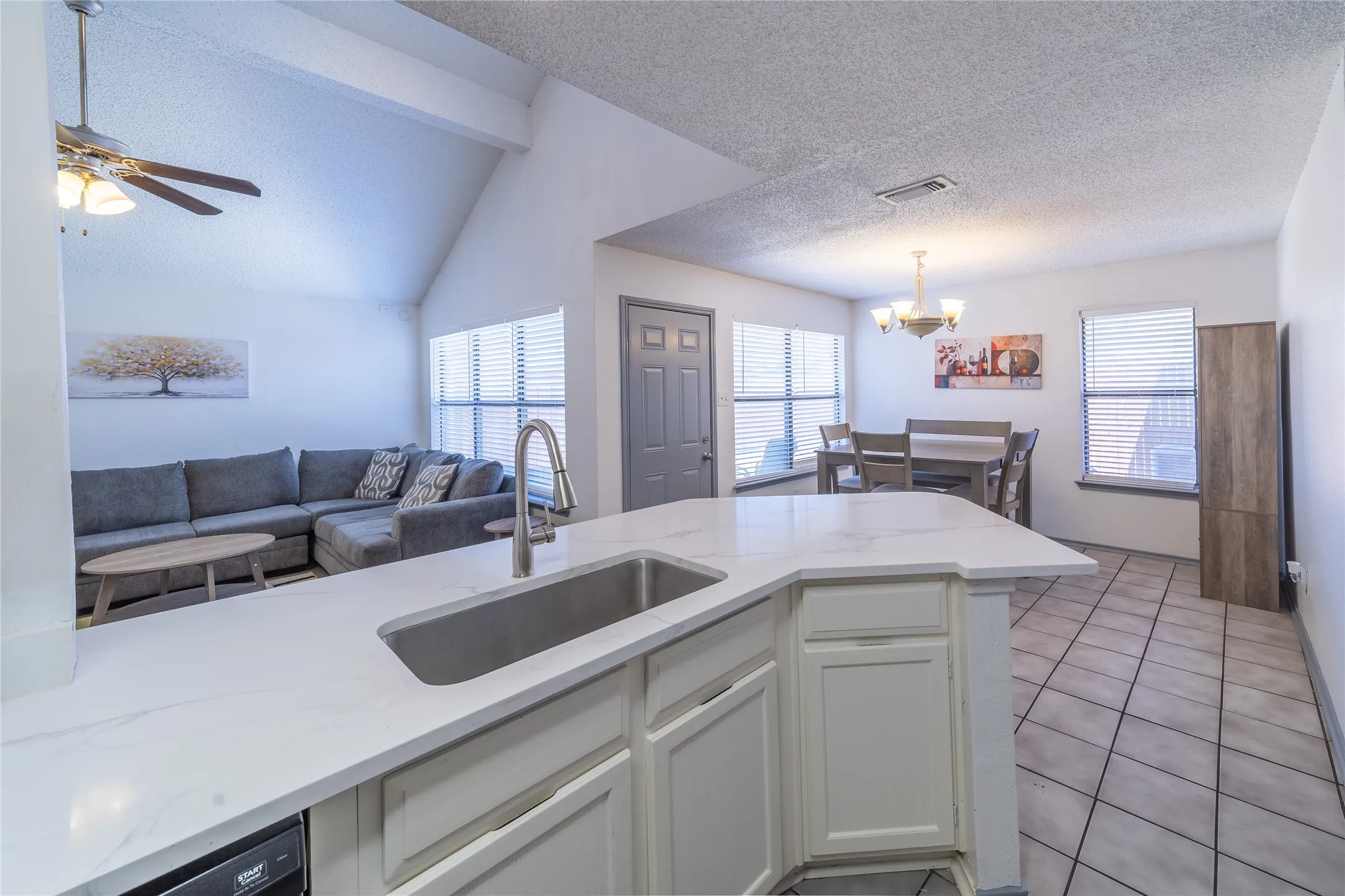 Duplex For Rent in Dallas County , 562 Stringfellow Drive, Coppell, Texas 75019, 3 Bedroom, 2 Bathroom, 1 Garage spaces, 1,309 Sqft, built in 1985, mls#21373717, Real Estate Agent in Coppell, Homes For Rent in Dallas county, Homes For Rent in Coppell, Realtor in Coppell Texas, Real Estate Brokerage Independent Realty Texas, Luminita Cordes Realtor