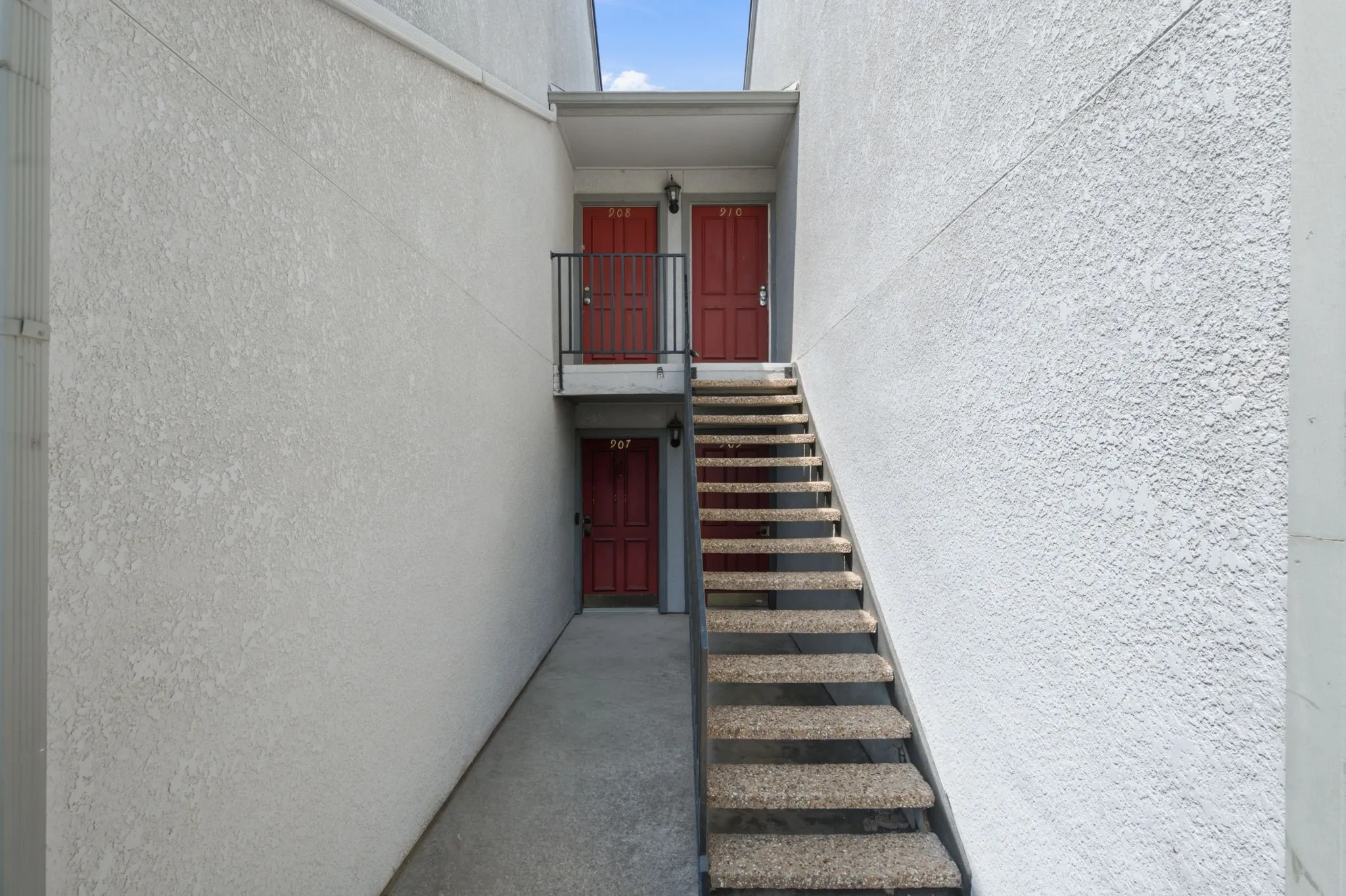 Condominium For Rent in Dallas County , 15151 Berry Trail 910, Dallas, Texas 75248, 2 Bedroom, 3 Bathroom, Garage spaces, 966 Sqft, built in 1980, mls#21372021, Real Estate Agent in Dallas, Homes For Rent in Dallas county, Homes For Rent in Dallas, Realtor in Dallas Texas, Real Estate Brokerage Independent Realty Texas, Luminita Cordes Realtor