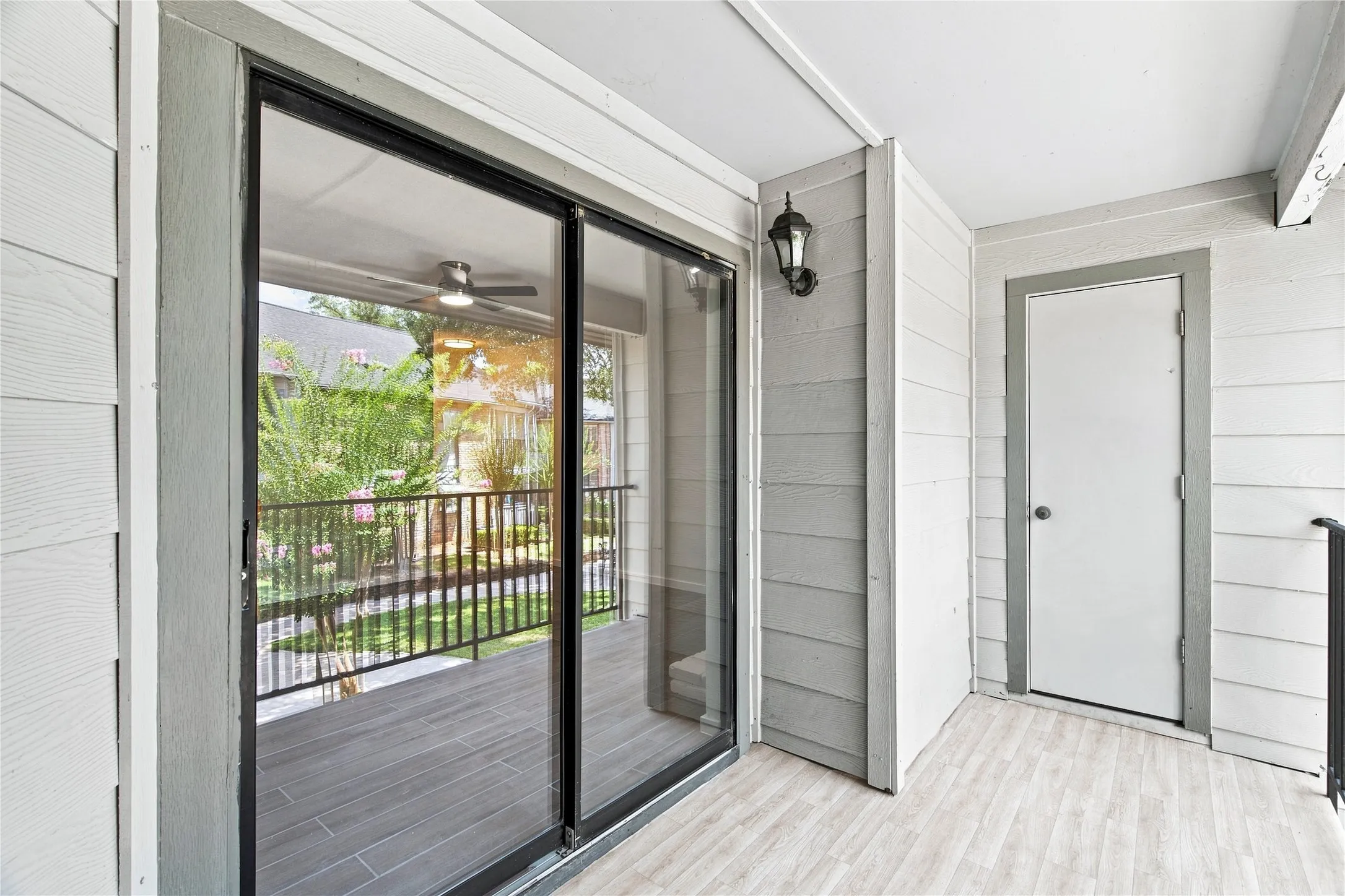 Condominium For Rent in Dallas County , 15151 Berry Trail 910, Dallas, Texas 75248, 2 Bedroom, 3 Bathroom, Garage spaces, 966 Sqft, built in 1980, mls#21372021, Real Estate Agent in Dallas, Homes For Rent in Dallas county, Homes For Rent in Dallas, Realtor in Dallas Texas, Real Estate Brokerage Independent Realty Texas, Luminita Cordes Realtor