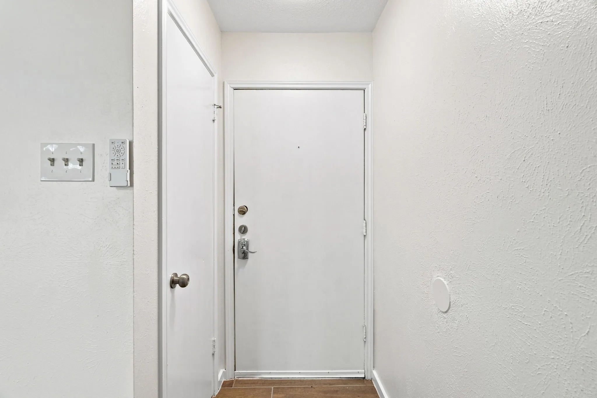 Condominium For Rent in Dallas County , 15151 Berry Trail 910, Dallas, Texas 75248, 2 Bedroom, 3 Bathroom, Garage spaces, 966 Sqft, built in 1980, mls#21372021, Real Estate Agent in Dallas, Homes For Rent in Dallas county, Homes For Rent in Dallas, Realtor in Dallas Texas, Real Estate Brokerage Independent Realty Texas, Luminita Cordes Realtor